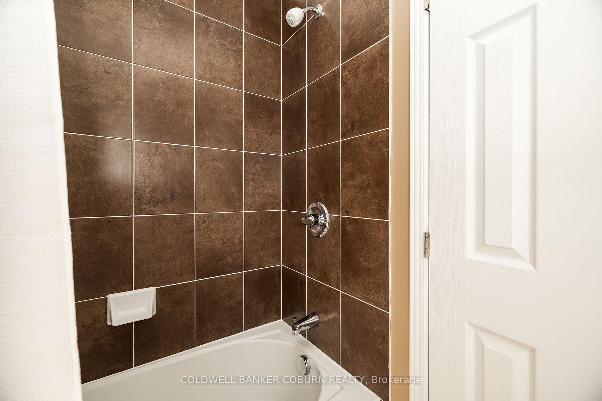 Photo 24 of 238 Arrita Street, Ottawa, Kanata - Emerald Meadows/Trailwest — HOMEH
