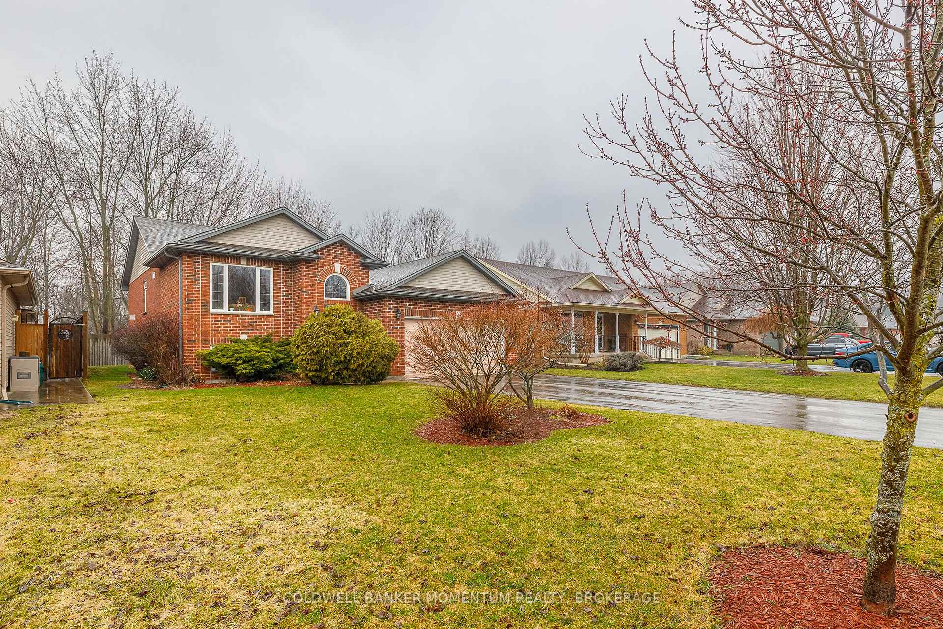 Photo 2 of 47 Thorold Avenue, Thorold, Port Robinson — HOMEH