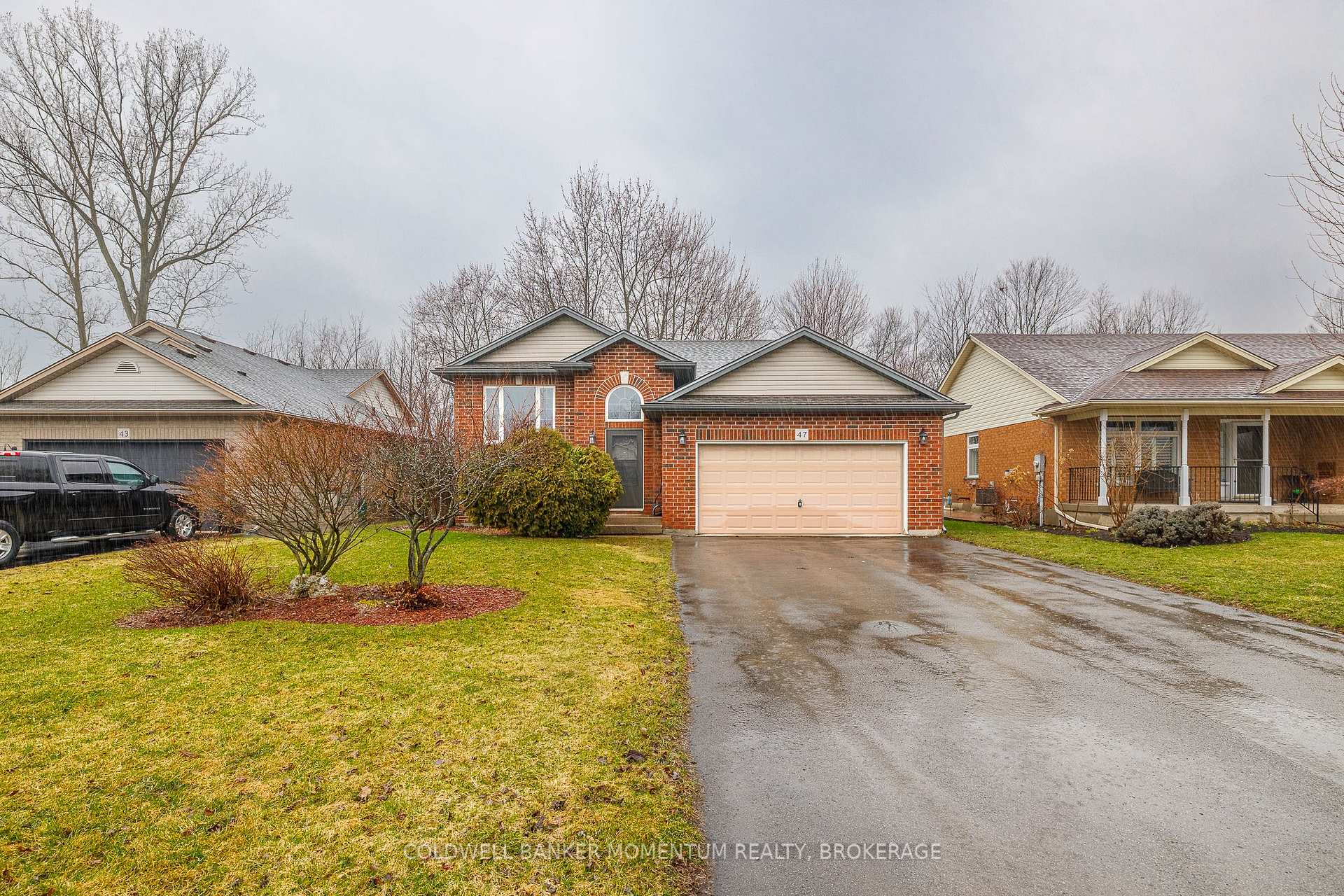 Photo 3 of 47 Thorold Avenue, Thorold, Port Robinson — HOMEH
