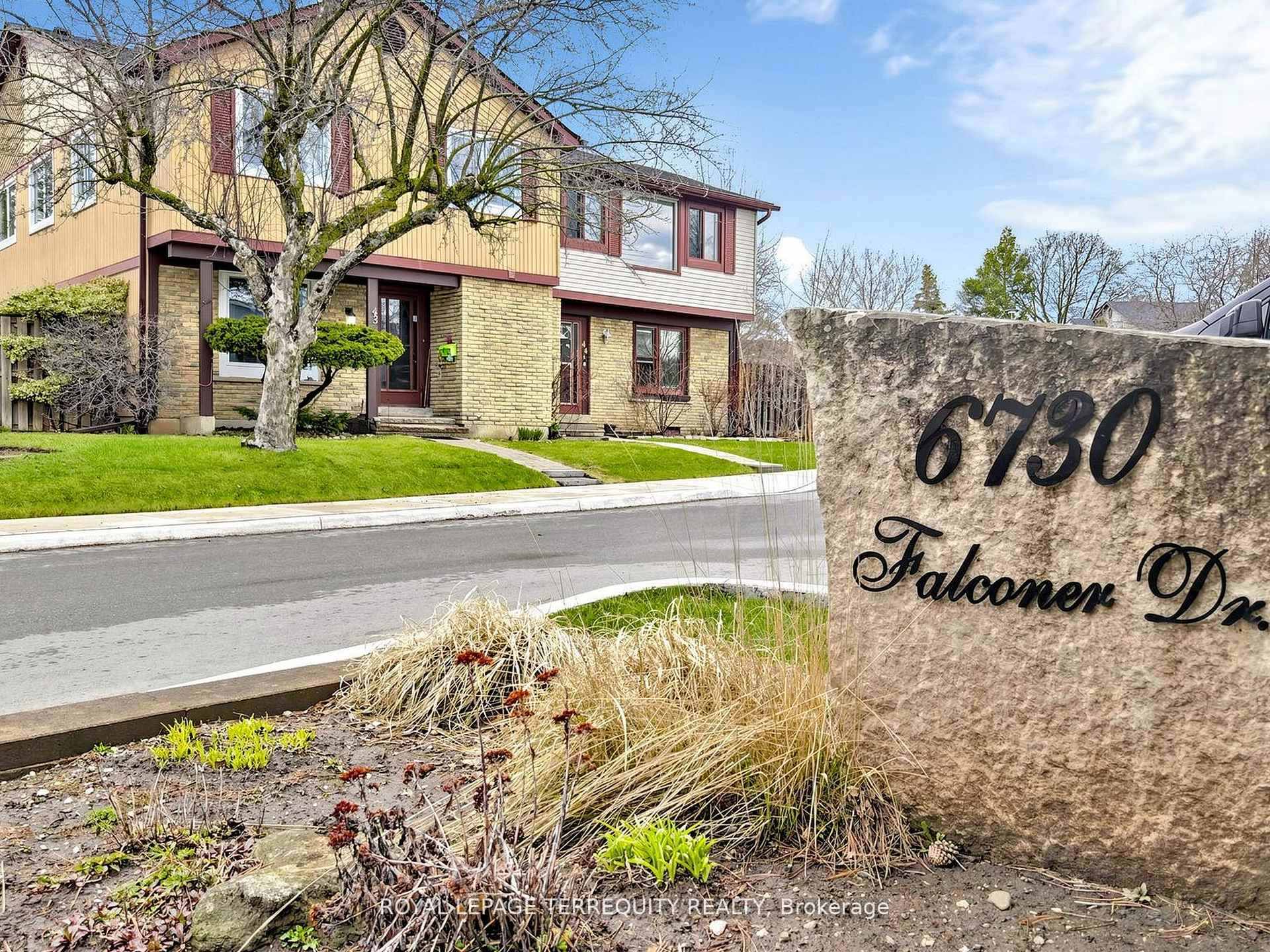 Photo 1 of Unit 49, 6730 Falconer Drive, Mississauga, Streetsville — HOMEH