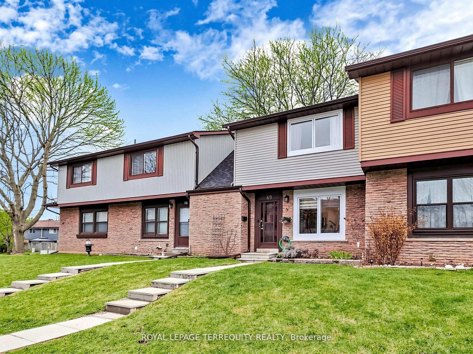 Photo 2 of Unit 49, 6730 Falconer Drive, Mississauga, Streetsville — HOMEH