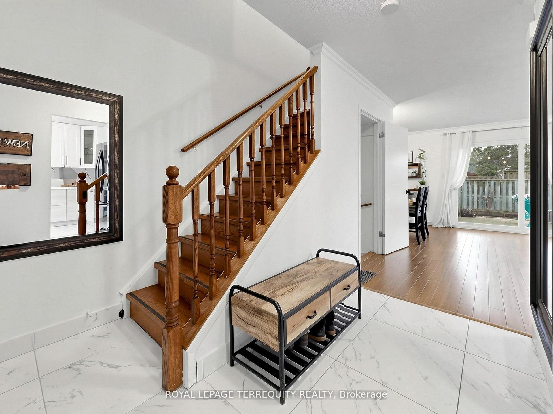 Photo 3 of Unit 49, 6730 Falconer Drive, Mississauga, Streetsville — HOMEH