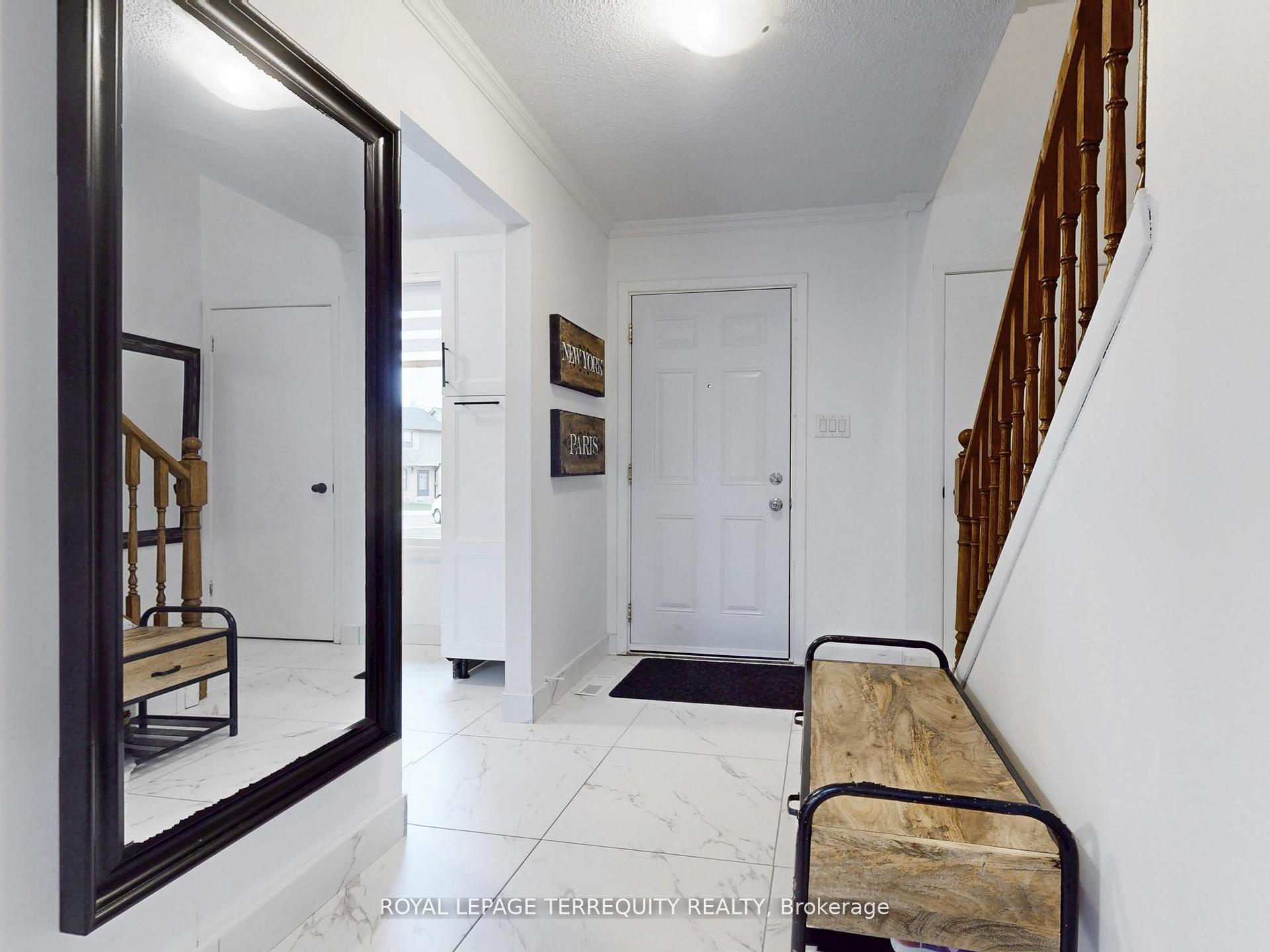 Photo 4 of Unit 49, 6730 Falconer Drive, Mississauga, Streetsville — HOMEH