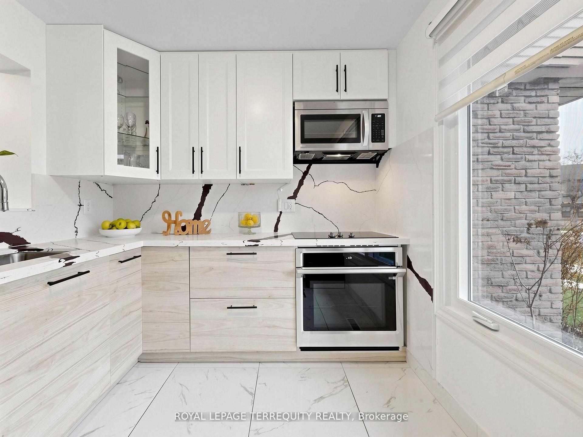 Photo 6 of Unit 49, 6730 Falconer Drive, Mississauga, Streetsville — HOMEH