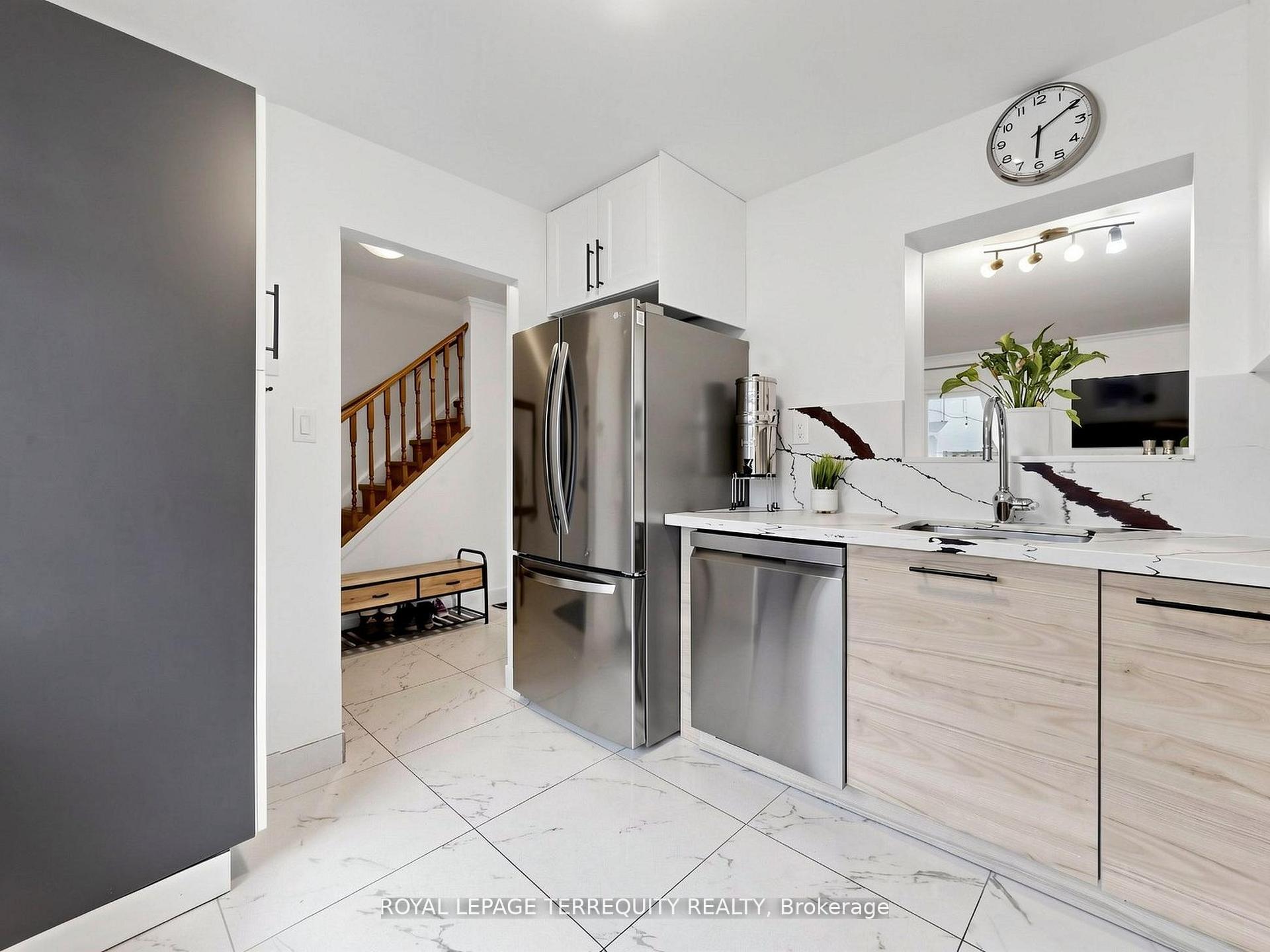Photo 8 of Unit 49, 6730 Falconer Drive, Mississauga, Streetsville — HOMEH