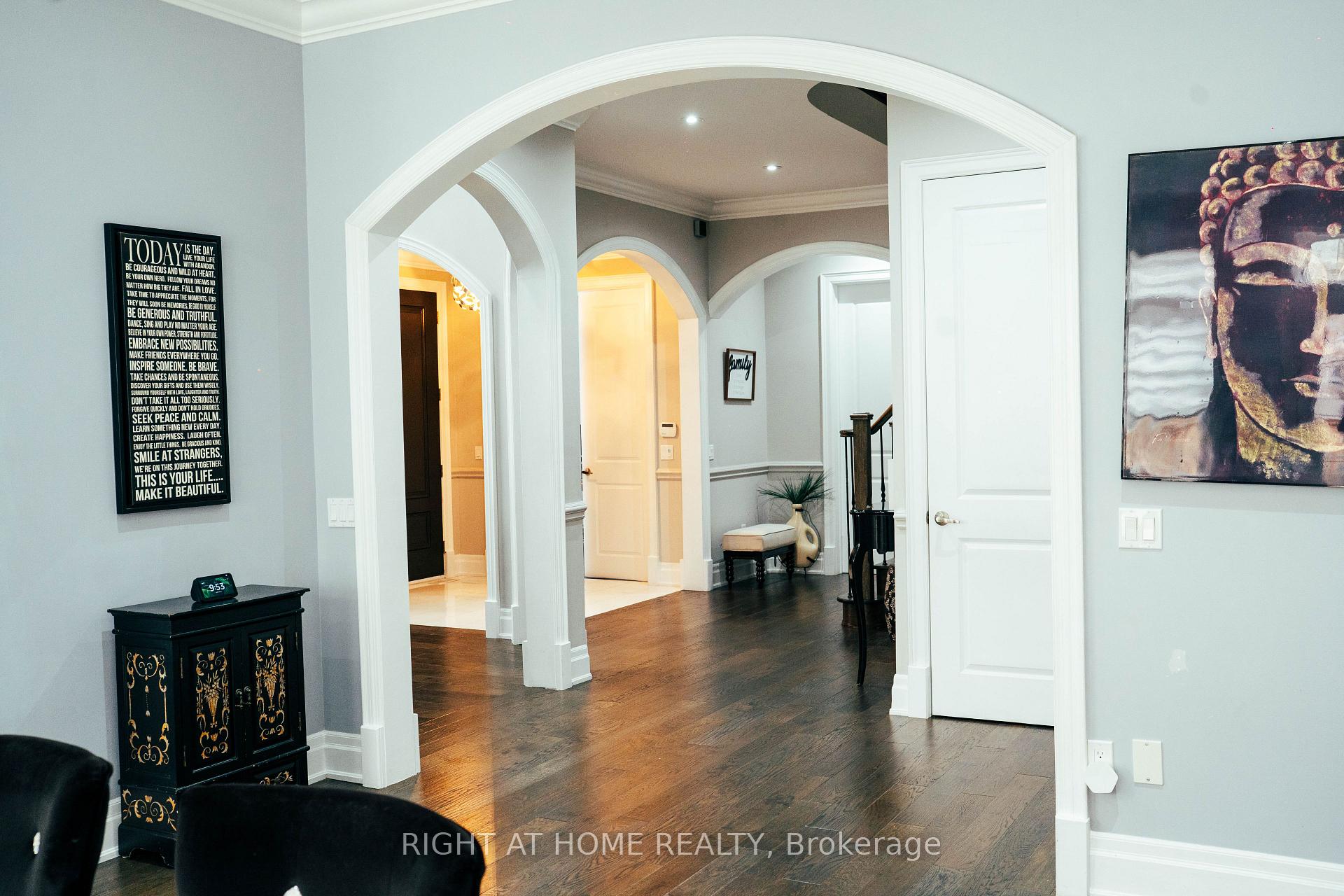 Photo 8 of 11 Fairmont Close, Brampton, Credit Valley — HOMEH