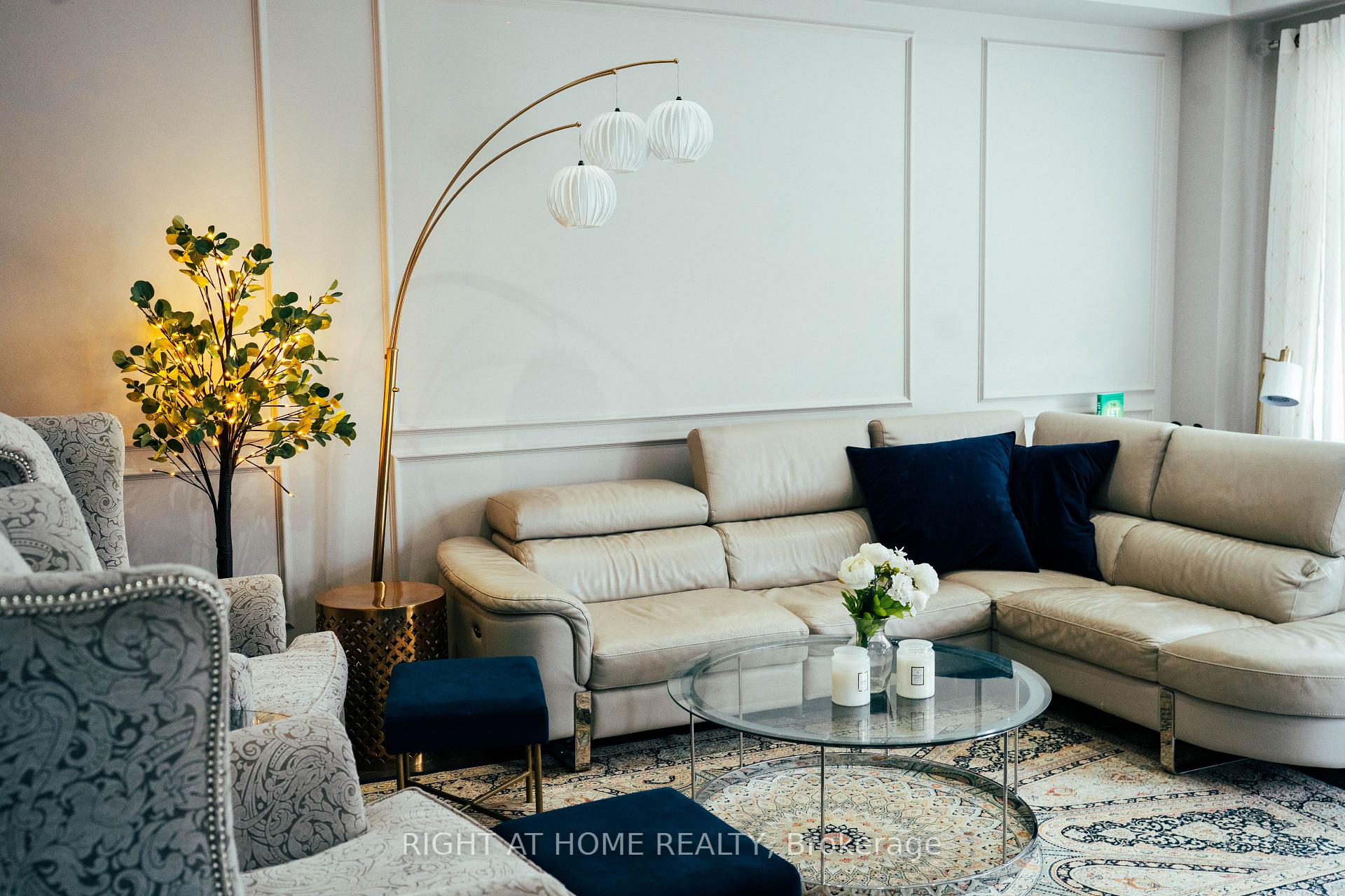 Photo 14 of 11 Fairmont Close, Brampton, Credit Valley — HOMEH