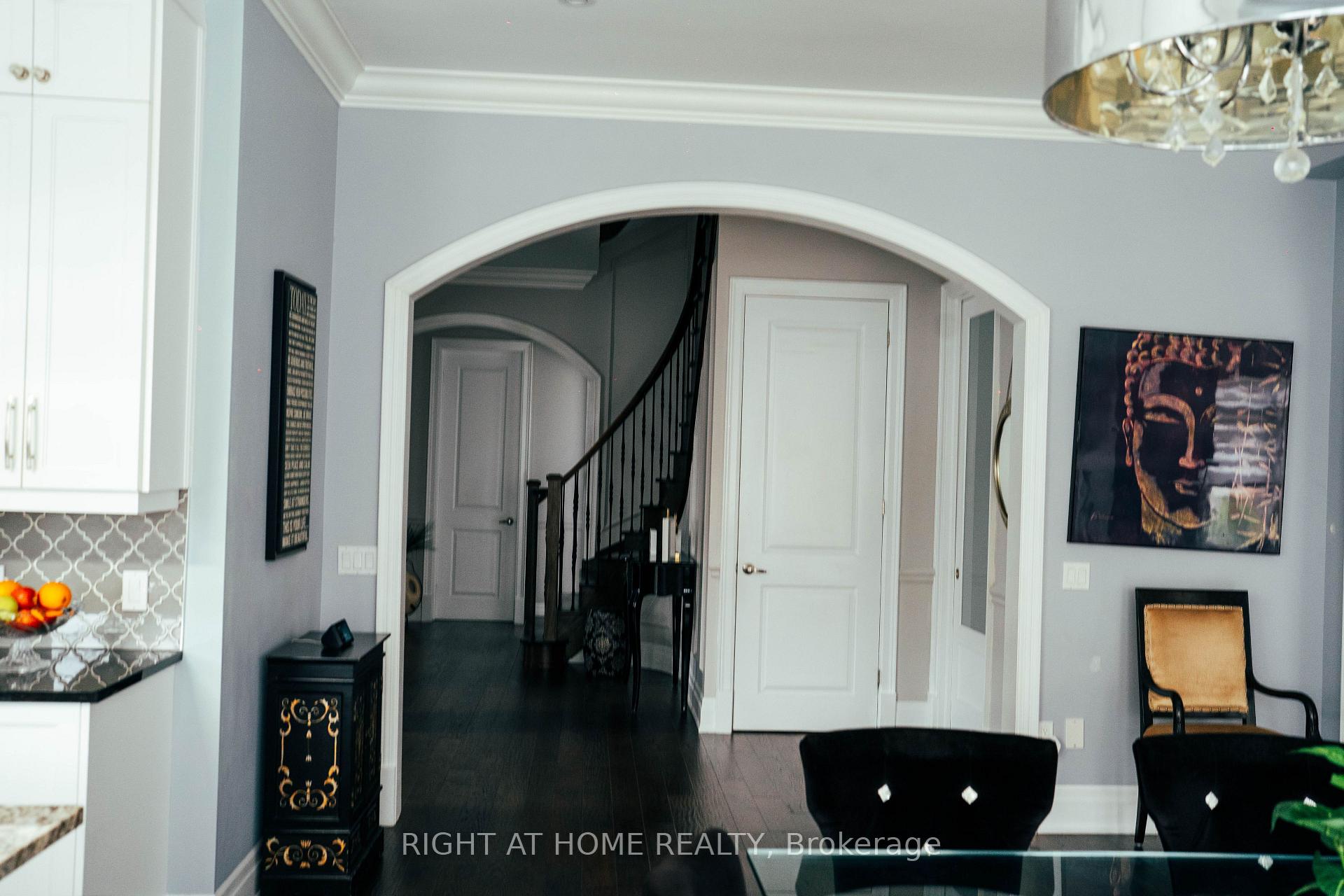 Photo 16 of 11 Fairmont Close, Brampton, Credit Valley — HOMEH