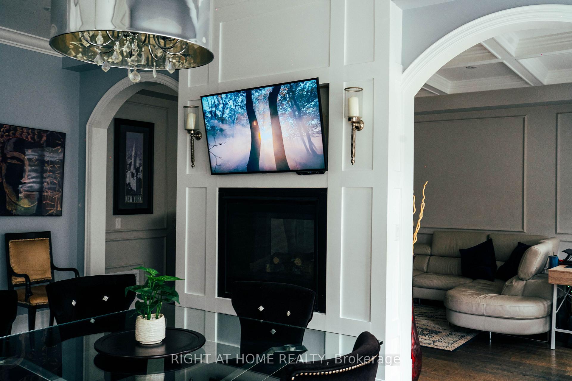 Photo 17 of 11 Fairmont Close, Brampton, Credit Valley — HOMEH