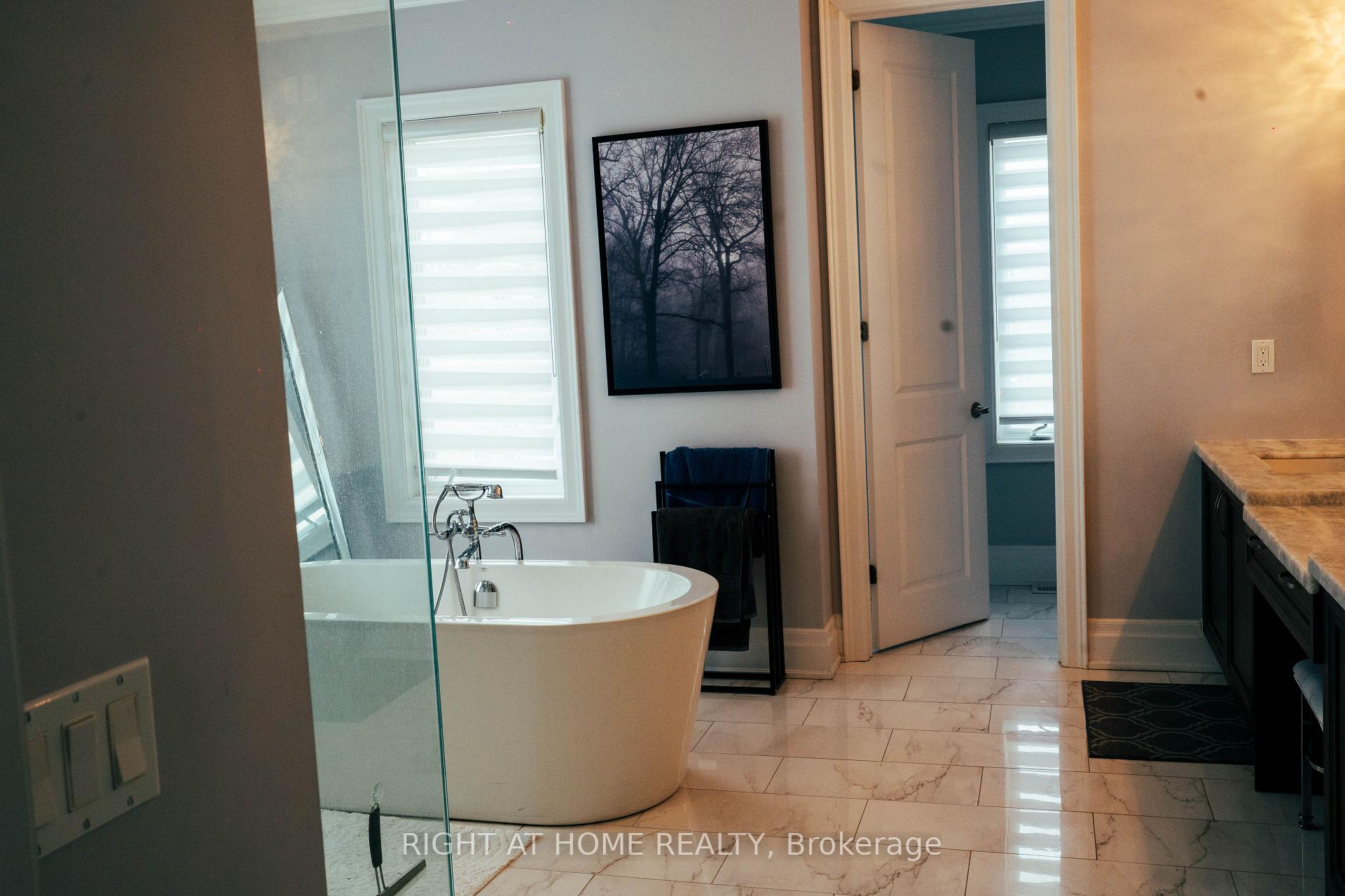 Photo 19 of 11 Fairmont Close, Brampton, Credit Valley — HOMEH