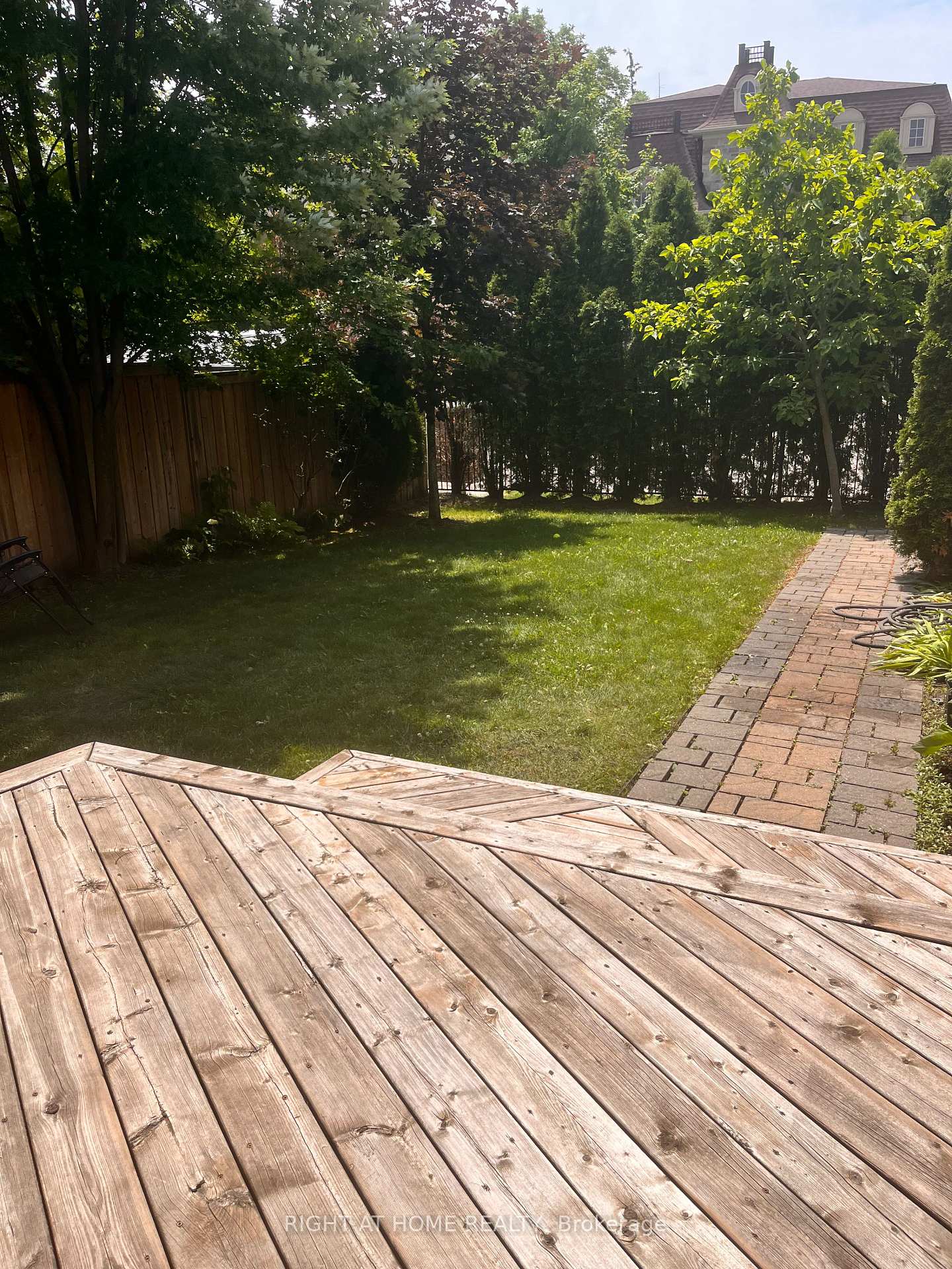 Photo 25 of 11 Fairmont Close, Brampton, Credit Valley — HOMEH