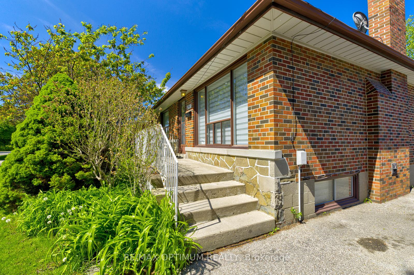 Photo 4 of 1747 Coram Crescent, Mississauga, Dixie — HOMEH