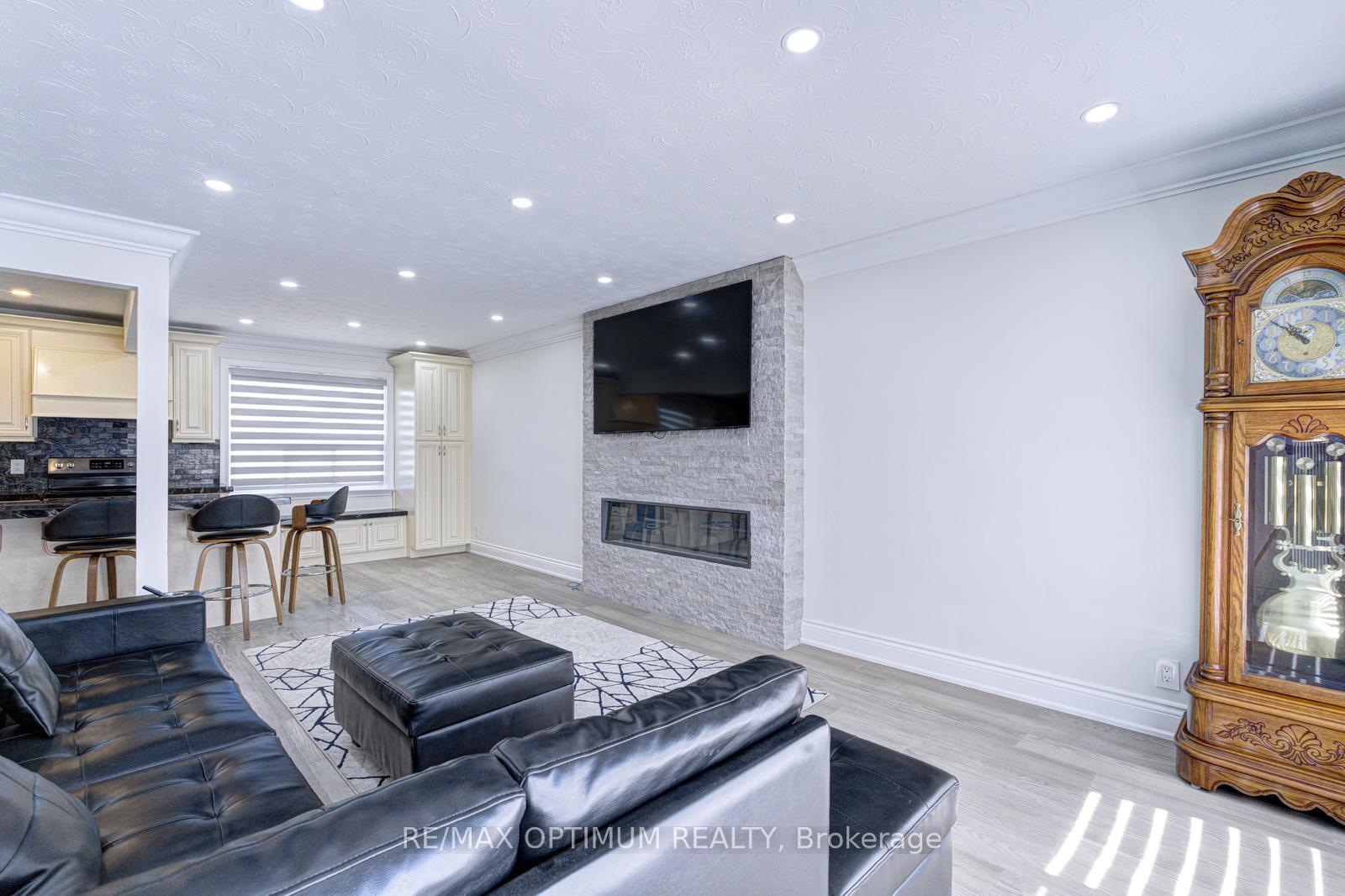 Photo 9 of 1747 Coram Crescent, Mississauga, Dixie — HOMEH