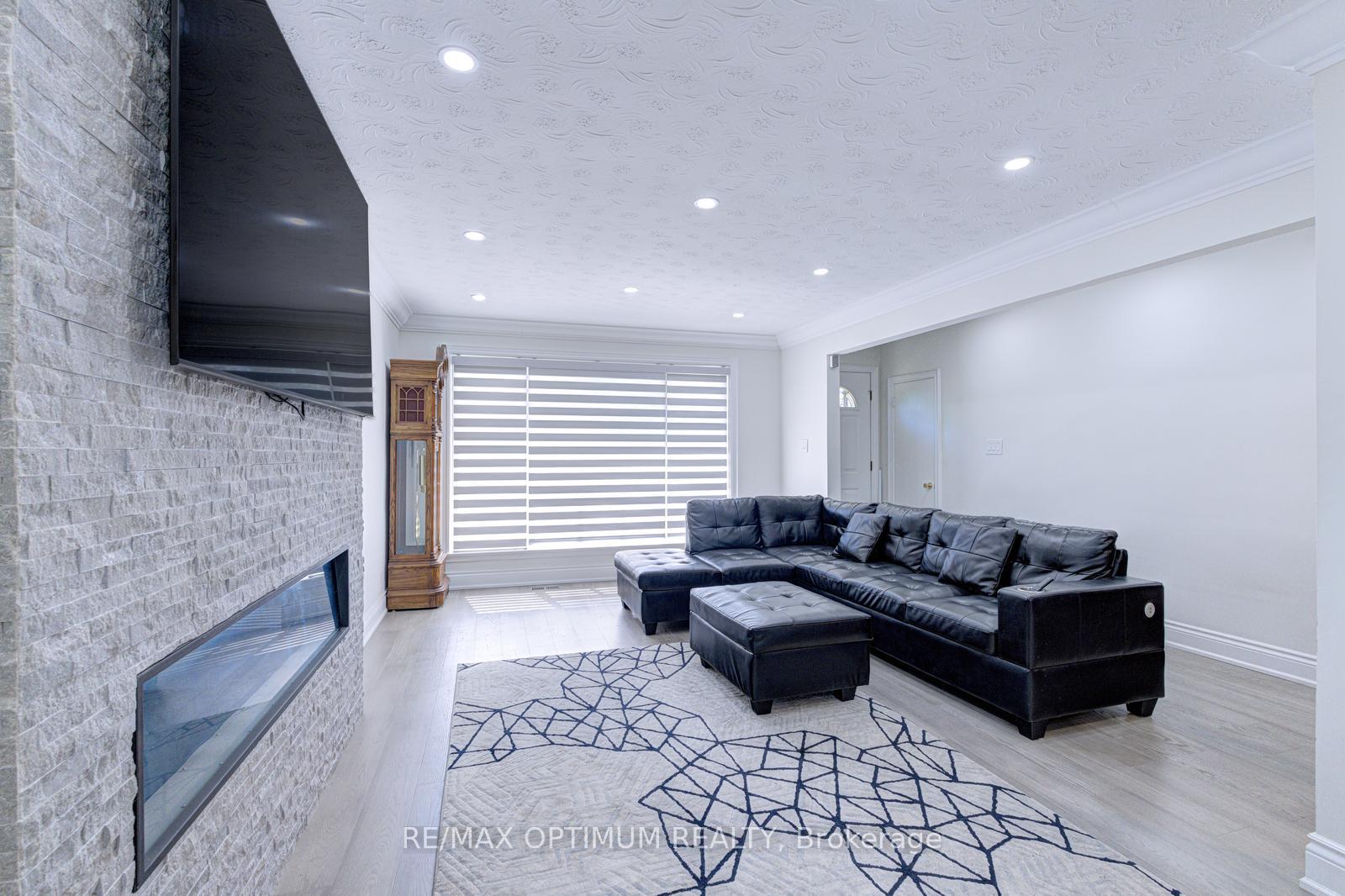 Photo 10 of 1747 Coram Crescent, Mississauga, Dixie — HOMEH