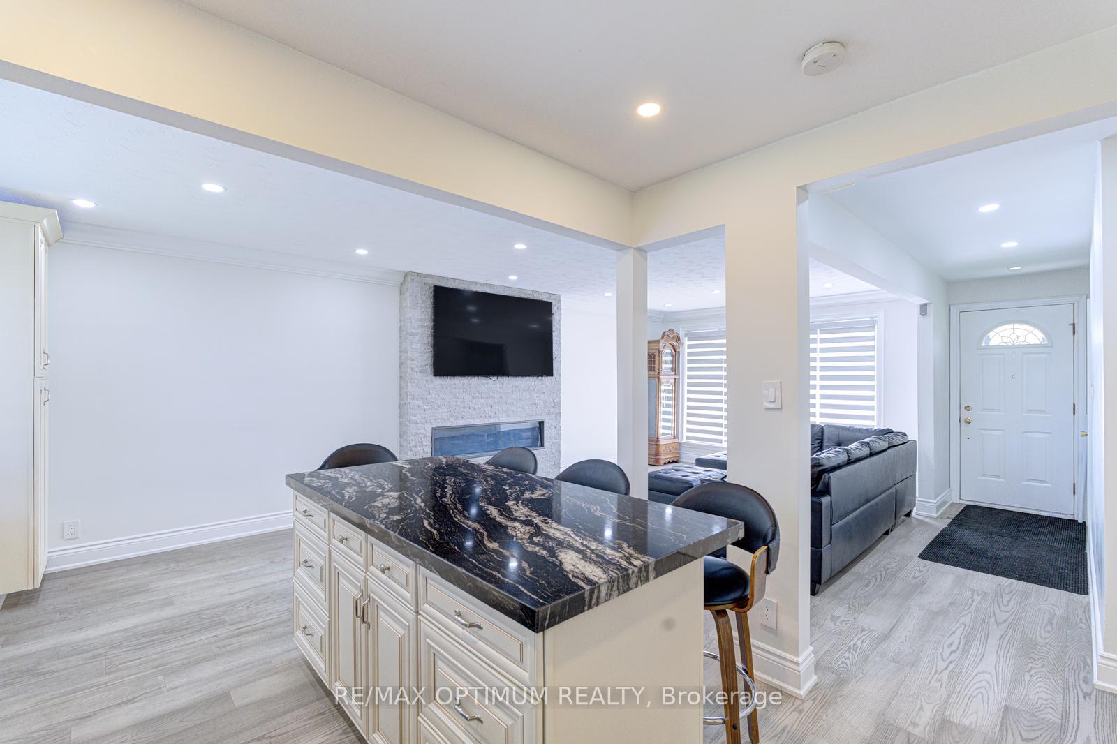 Photo 15 of 1747 Coram Crescent, Mississauga, Dixie — HOMEH