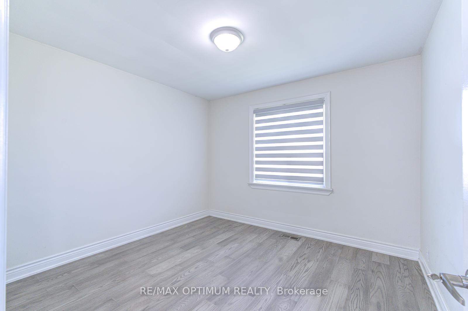 Photo 21 of 1747 Coram Crescent, Mississauga, Dixie — HOMEH