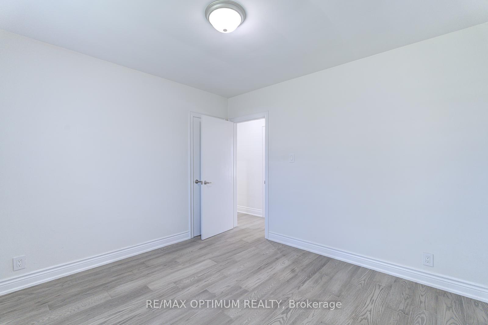 Photo 22 of 1747 Coram Crescent, Mississauga, Dixie — HOMEH