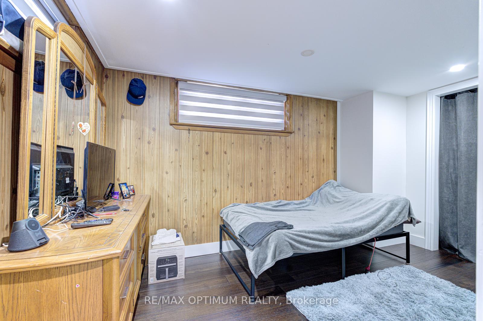 Photo 29 of 1747 Coram Crescent, Mississauga, Dixie — HOMEH