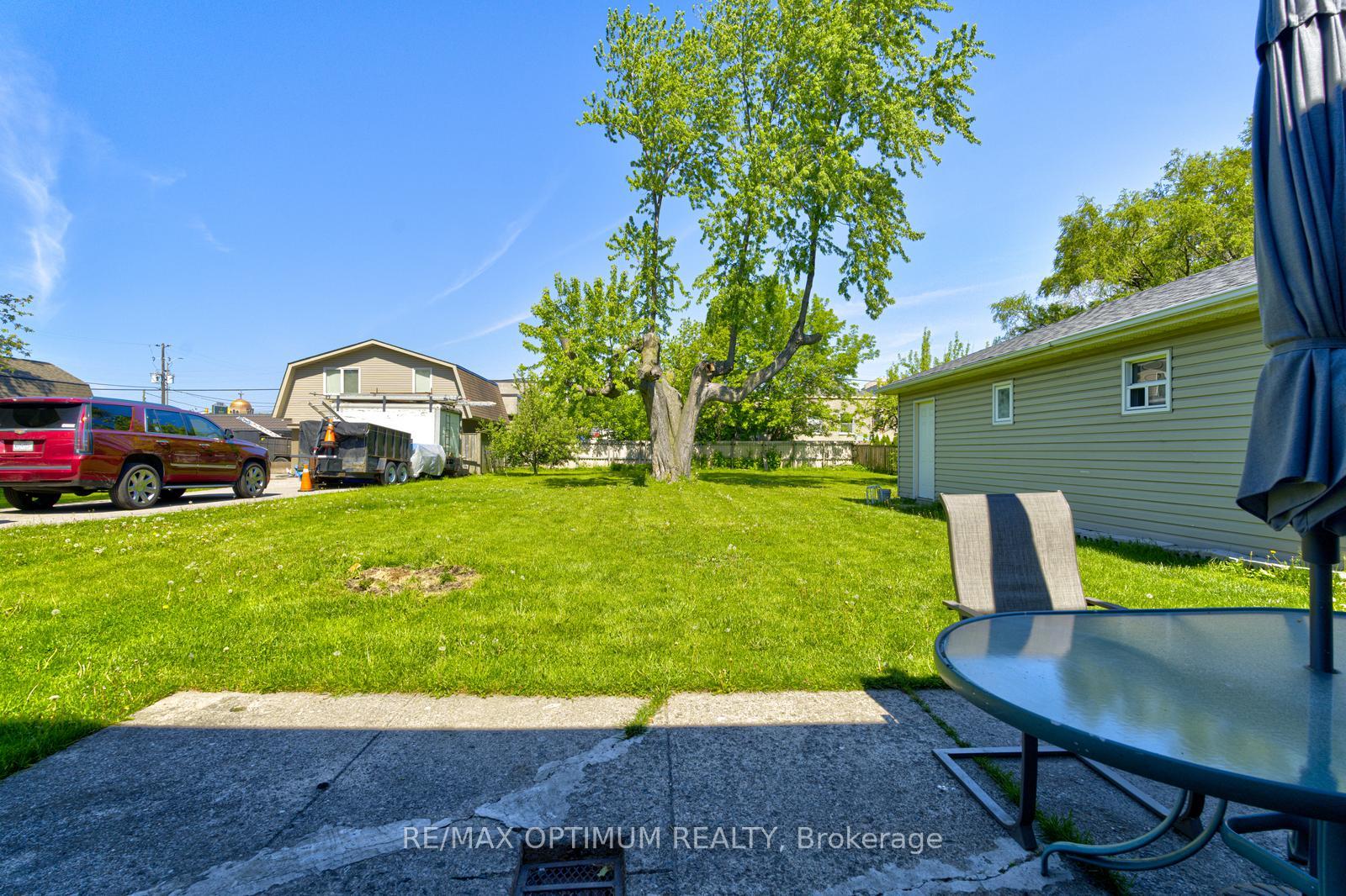 Photo 37 of 1747 Coram Crescent, Mississauga, Dixie — HOMEH
