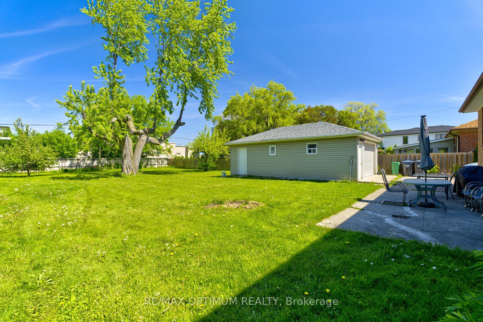 Photo 38 of 1747 Coram Crescent, Mississauga, Dixie — HOMEH