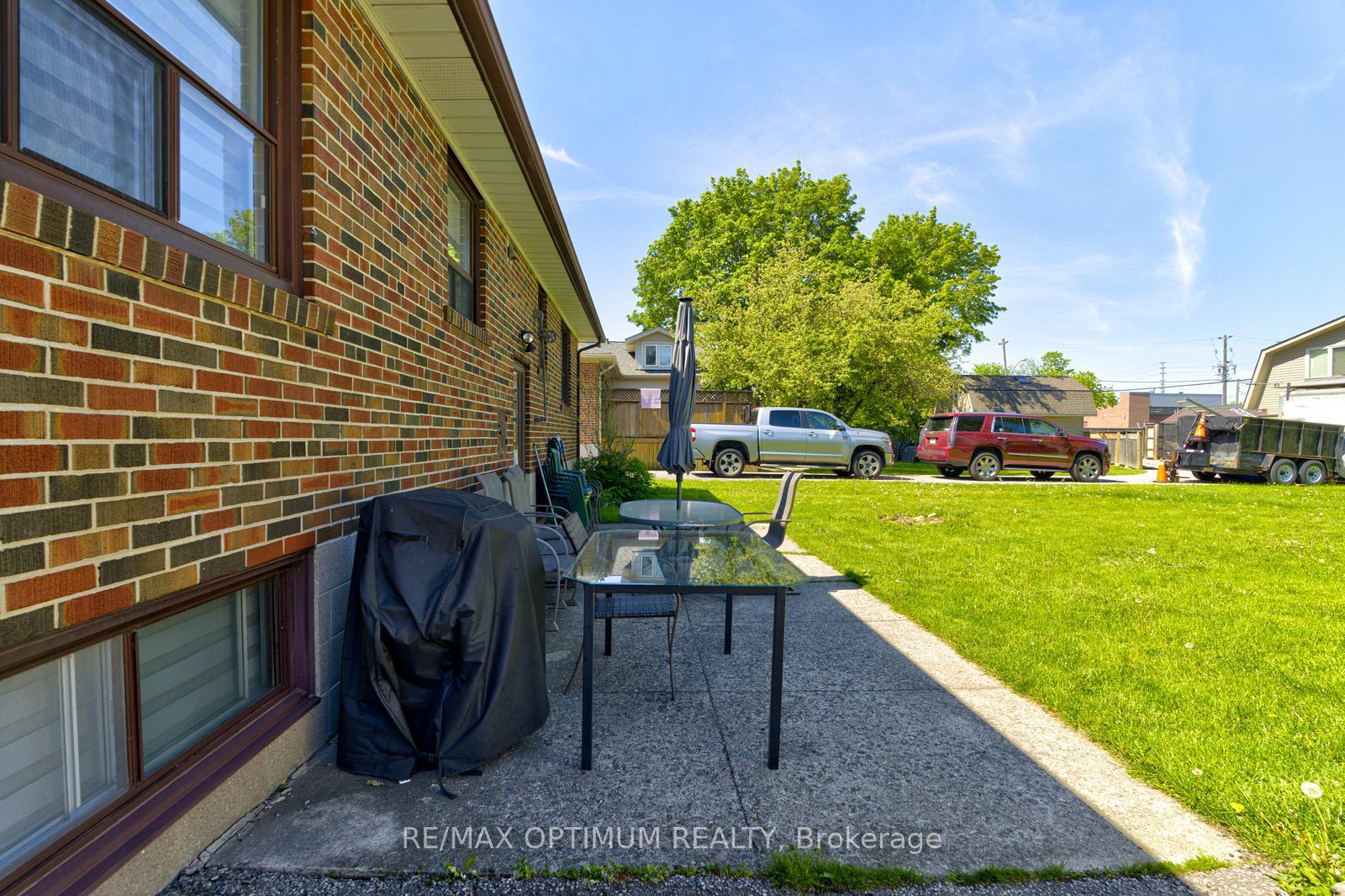 Photo 40 of 1747 Coram Crescent, Mississauga, Dixie — HOMEH