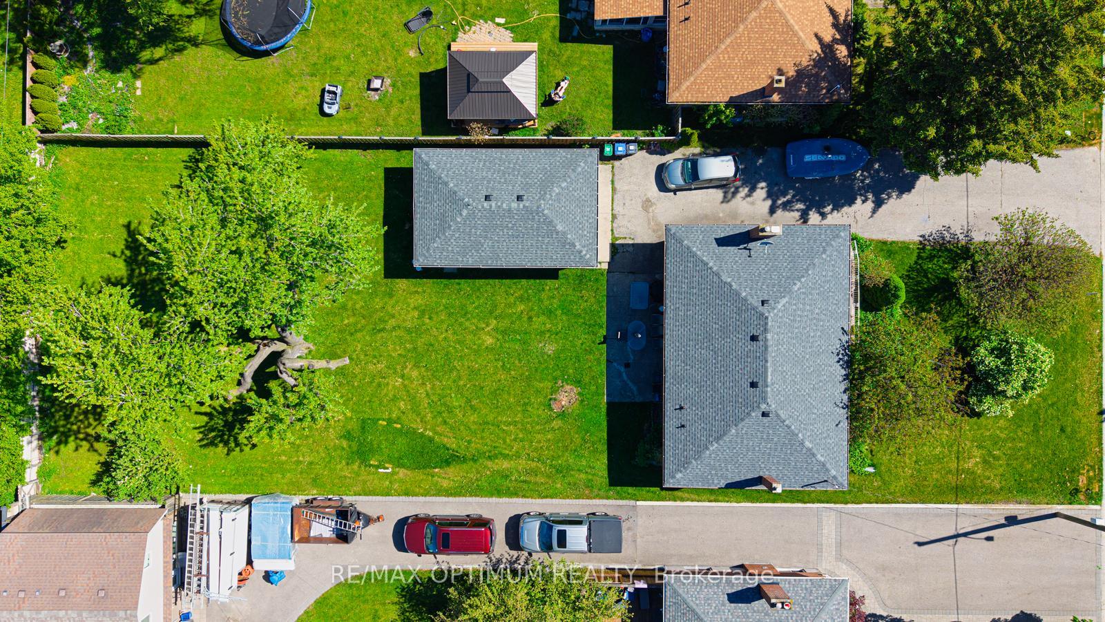 Photo 42 of 1747 Coram Crescent, Mississauga, Dixie — HOMEH