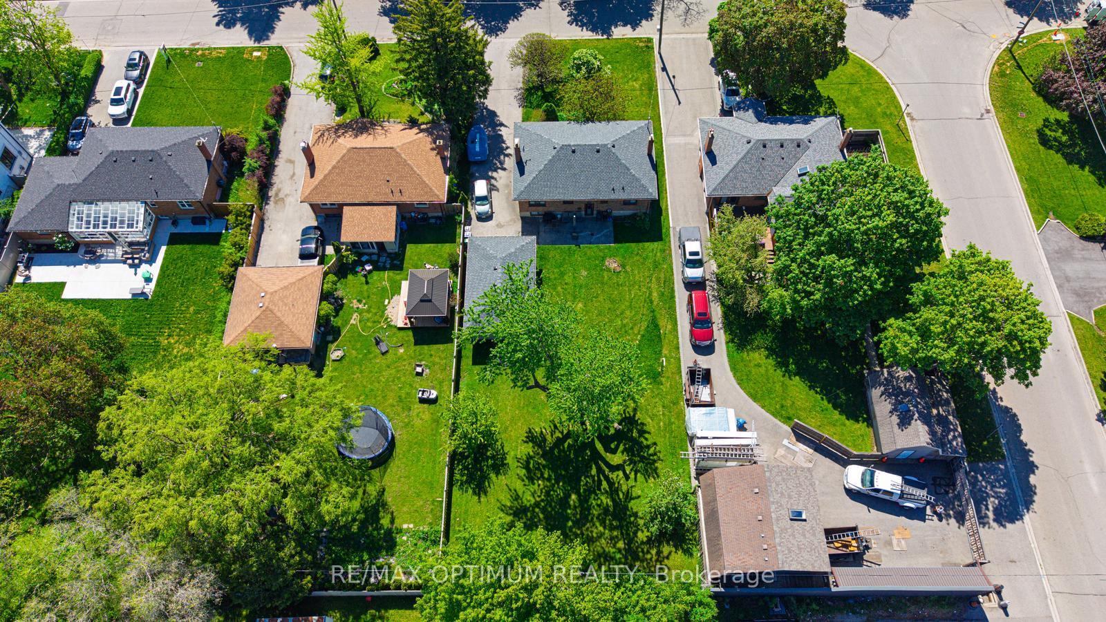 Photo 46 of 1747 Coram Crescent, Mississauga, Dixie — HOMEH