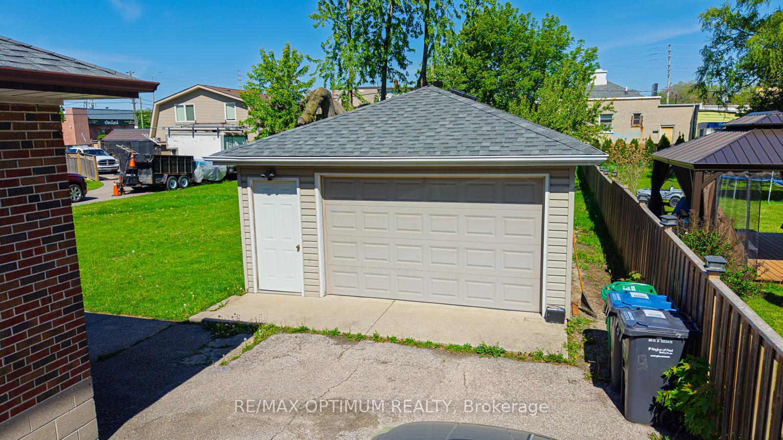 Photo 47 of 1747 Coram Crescent, Mississauga, Dixie — HOMEH