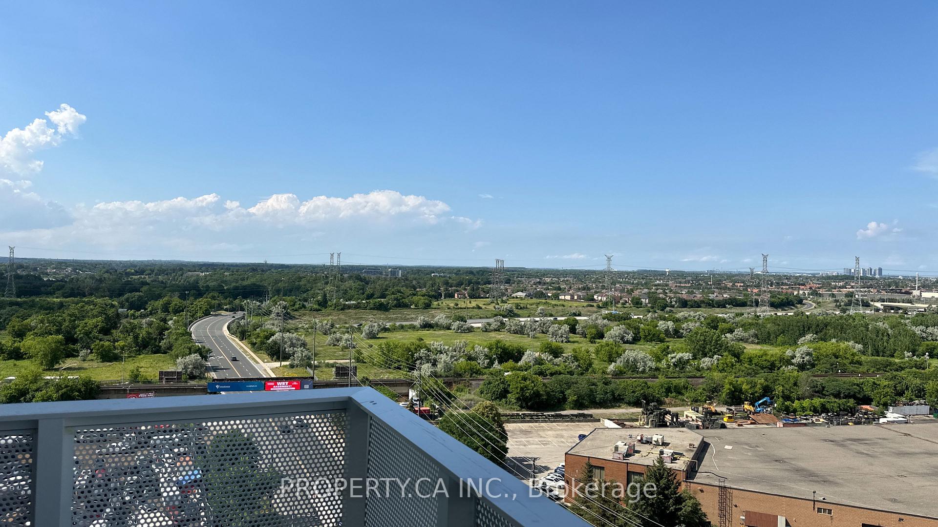 Photo 10 of Unit 1320, 6 Flavelle Trail, Vaughan, Steeles West Industrial — HOMEH