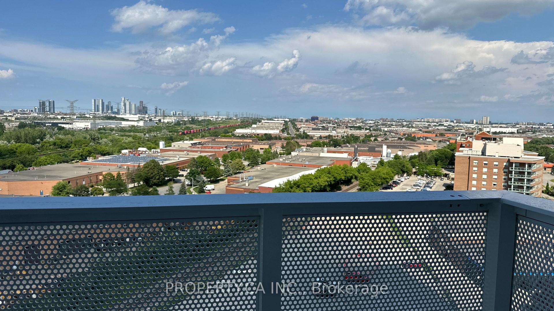 Photo 11 of Unit 1320, 6 Flavelle Trail, Vaughan, Steeles West Industrial — HOMEH