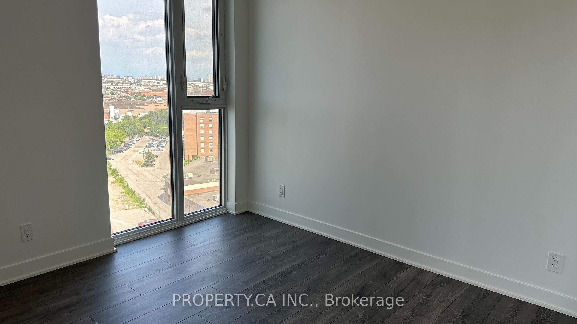 Photo 16 of Unit 1320, 6 Flavelle Trail, Vaughan, Steeles West Industrial — HOMEH