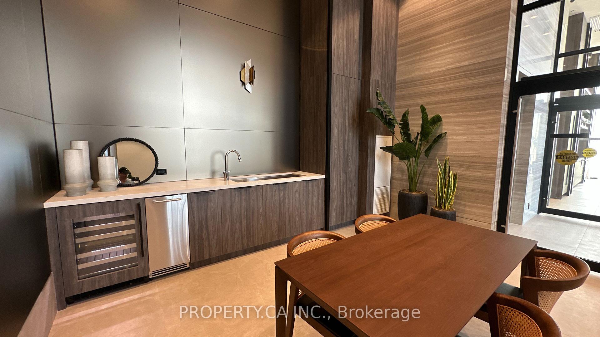 Photo 43 of Unit 1320, 6 Flavelle Trail, Vaughan, Steeles West Industrial — HOMEH