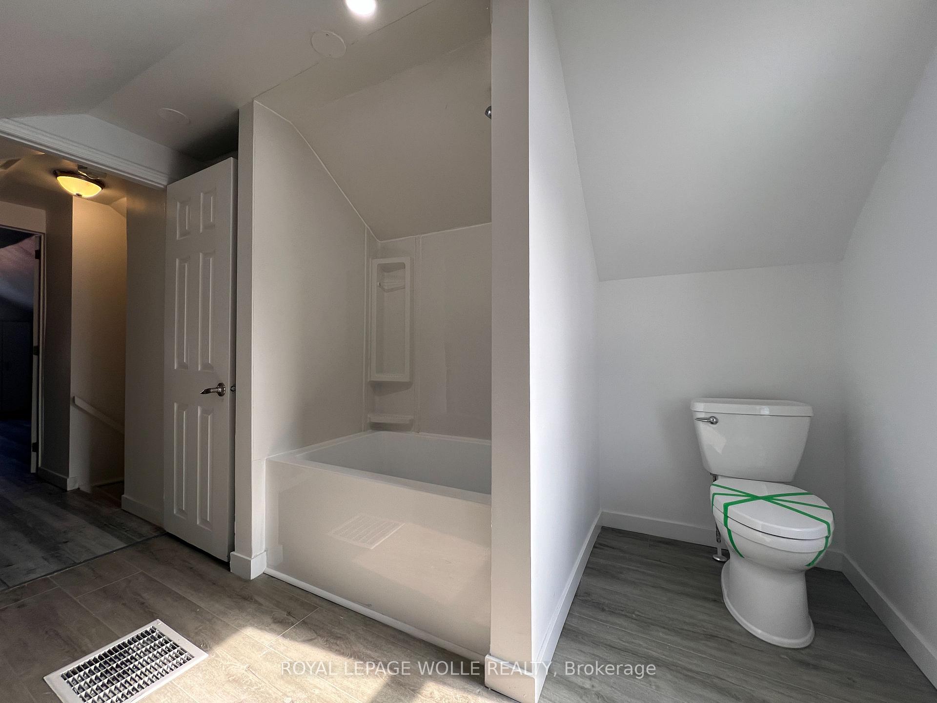 Photo 7 of Unit Unit 3, 168 Fifth Avenue, Kitchener, Fairview/Kingsdale — HOMEH