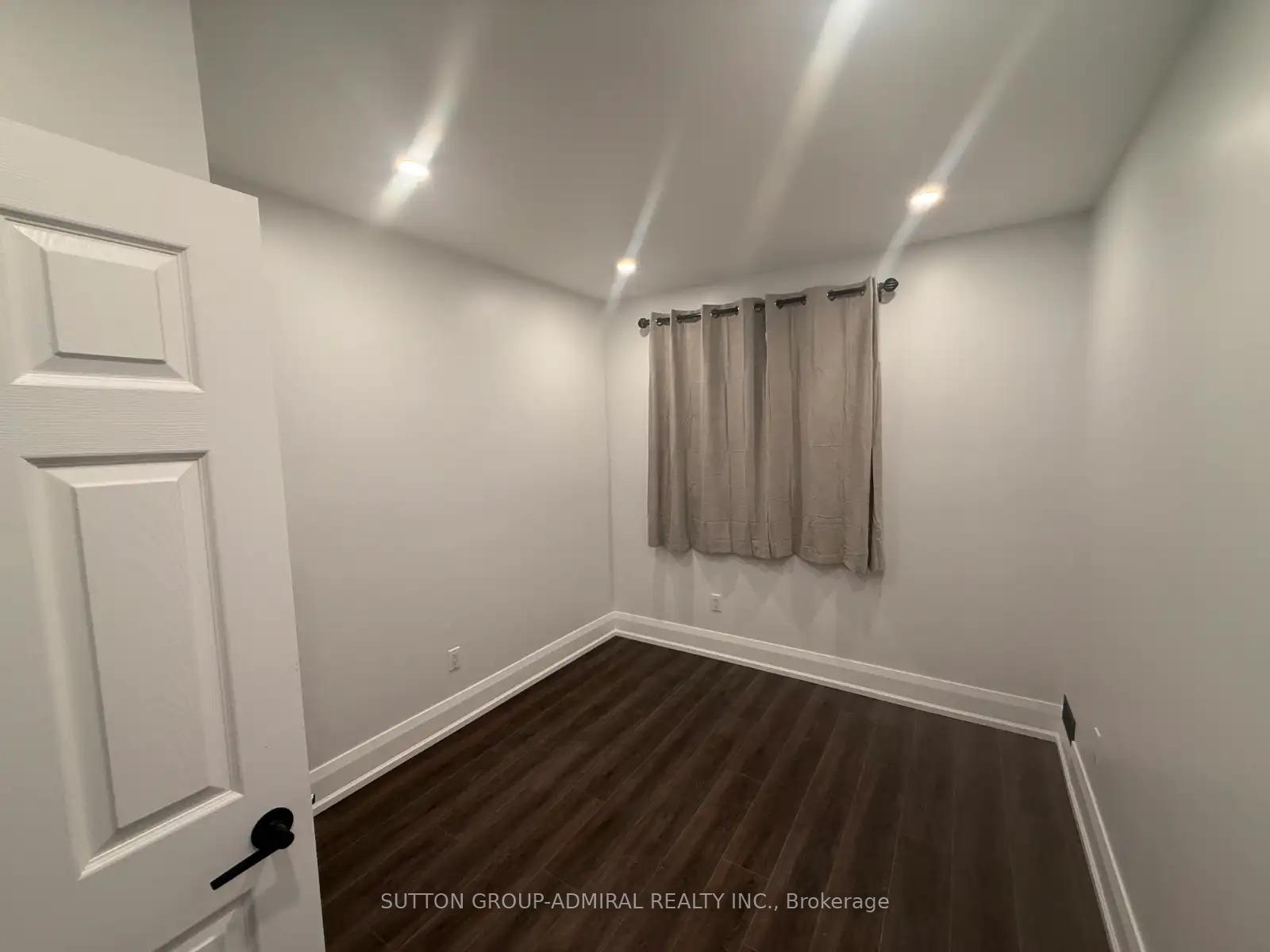 Photo 4 of Unit #Lower, 115 Stonebriar Drive, Vaughan, Maple — HOMEH