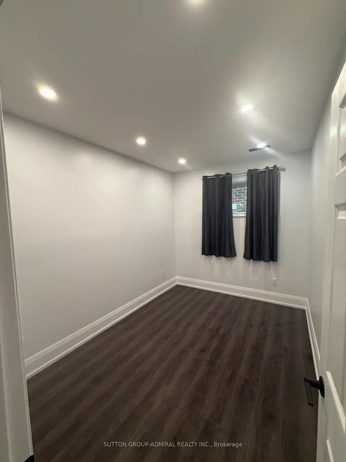Photo 5 of Unit #Lower, 115 Stonebriar Drive, Vaughan, Maple — HOMEH