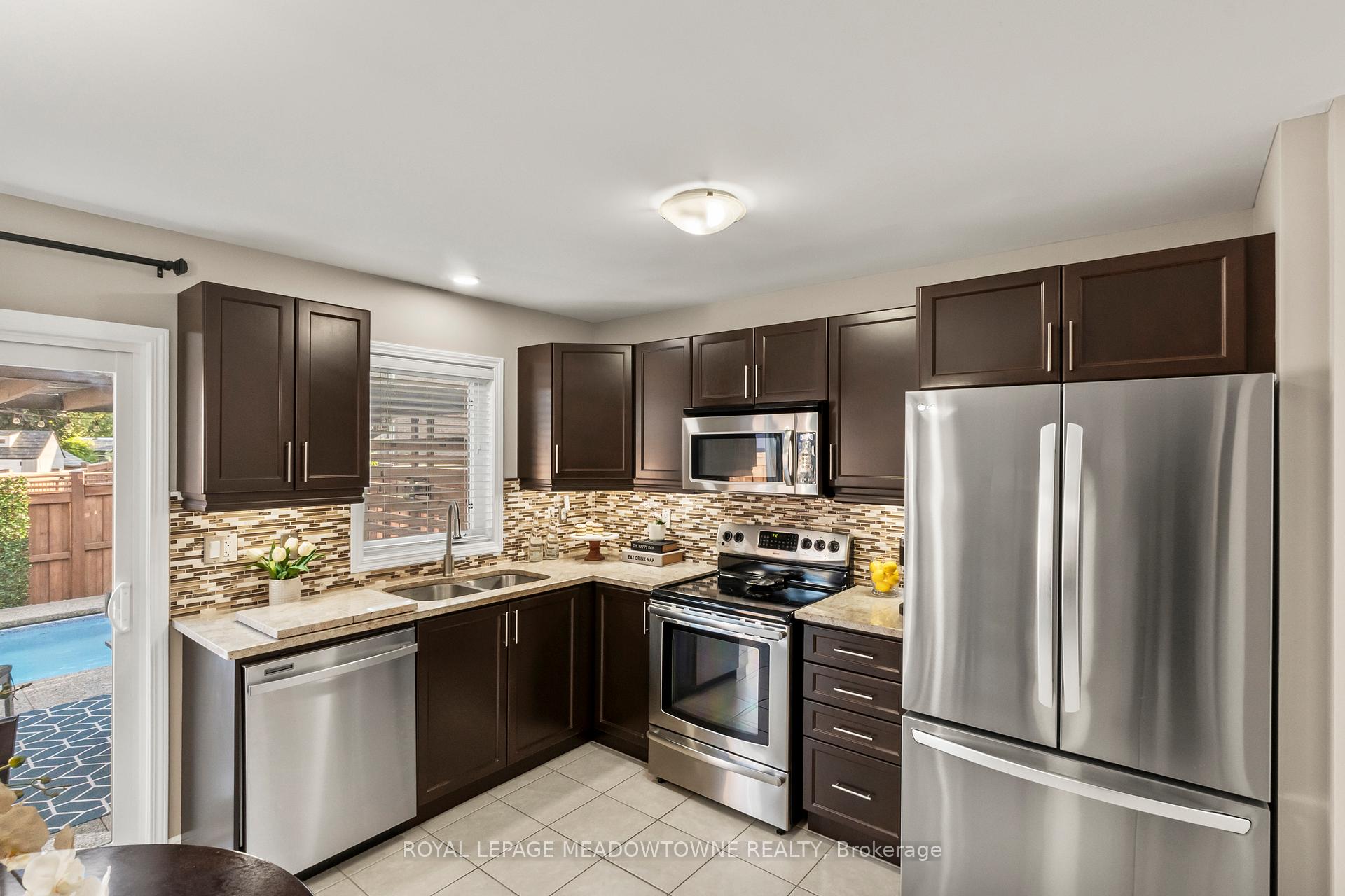 Photo 18 of 871 Cahoun Terrace, Milton, Coates — HOMEH