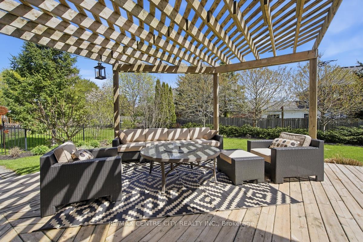 Photo 3 of 6 Trillium Court, Middlesex Centre, Ilderton — HOMEH