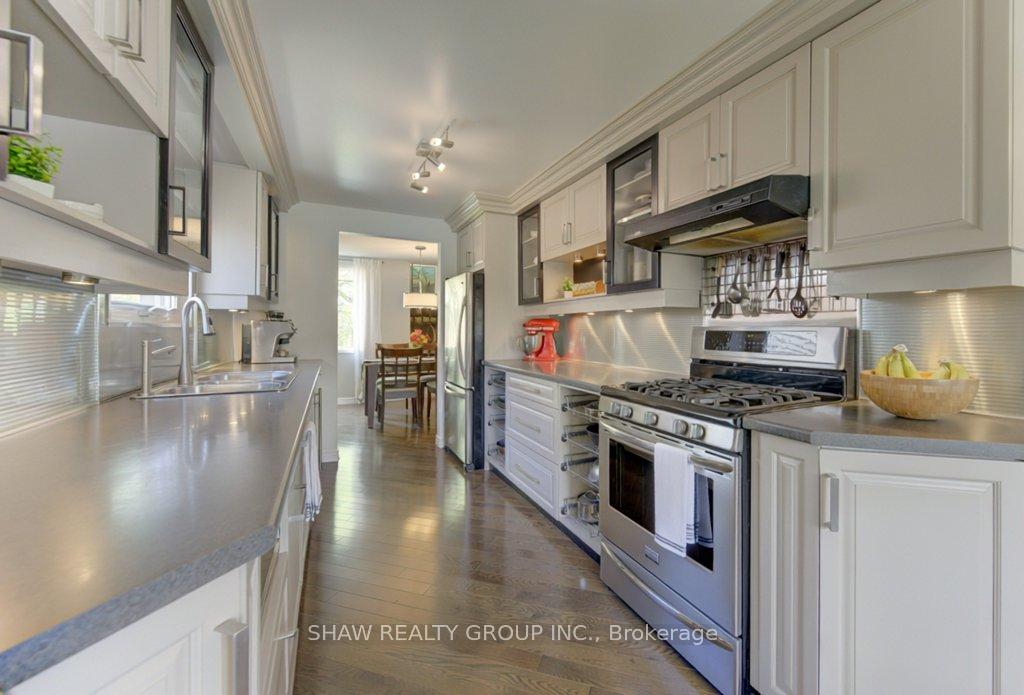 Photo 10 of 108 Clearwater Crescent, Waterloo, North Lakeshore — HOMEH