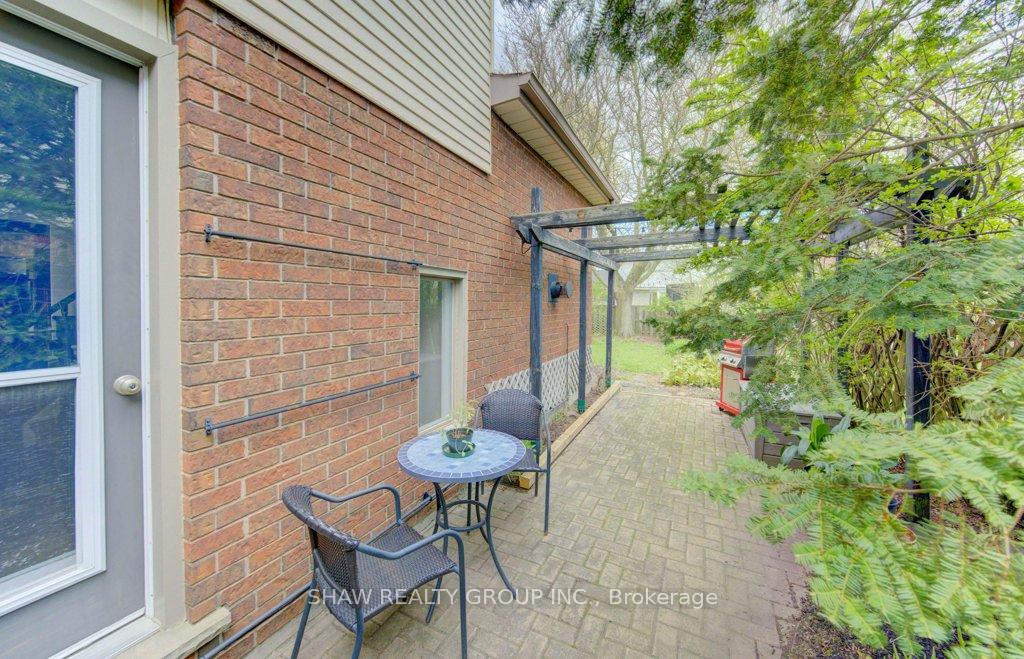 Photo 39 of 108 Clearwater Crescent, Waterloo, North Lakeshore — HOMEH