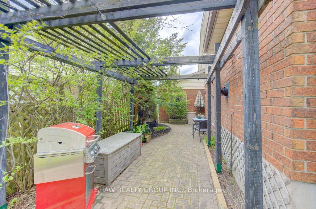 Photo 41 of 108 Clearwater Crescent, Waterloo, North Lakeshore — HOMEH