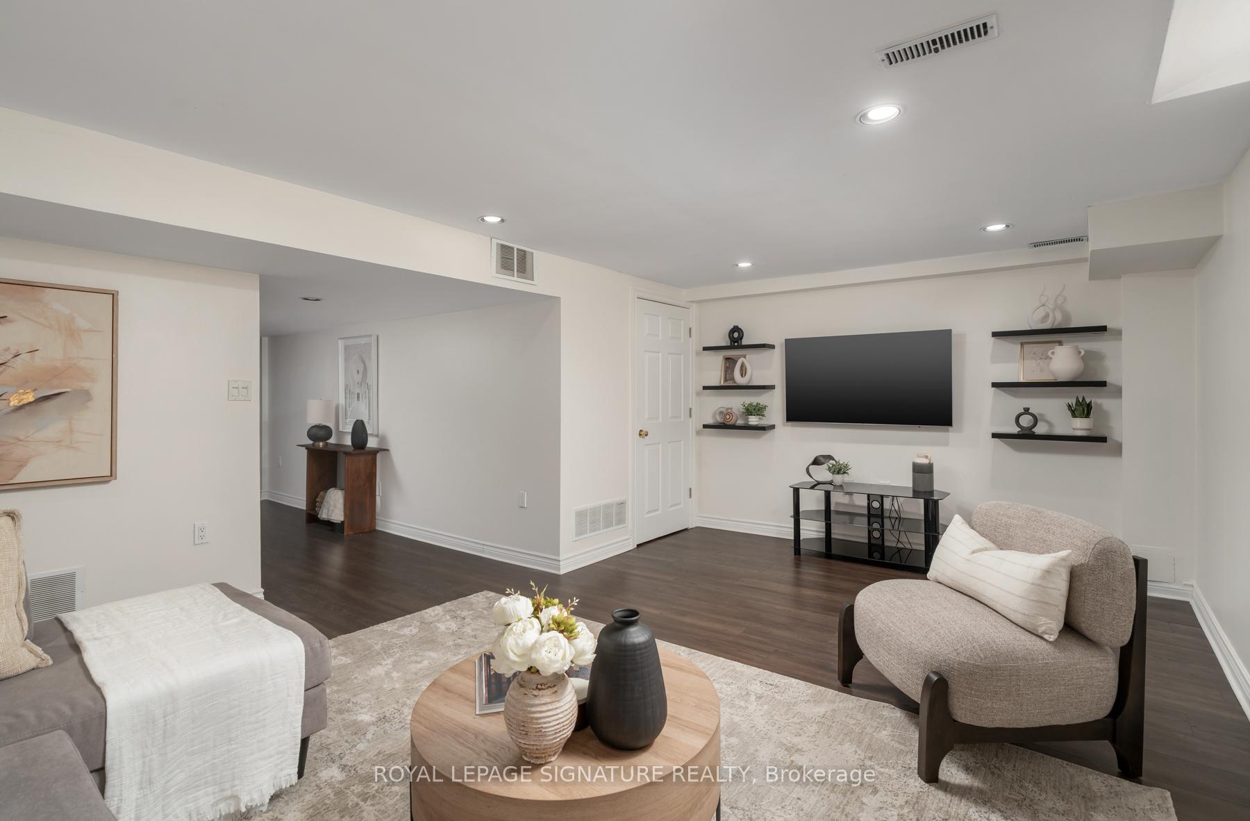 Photo 4 of 133 Wildberry Crescent, Vaughan, Vellore Village — HOMEH