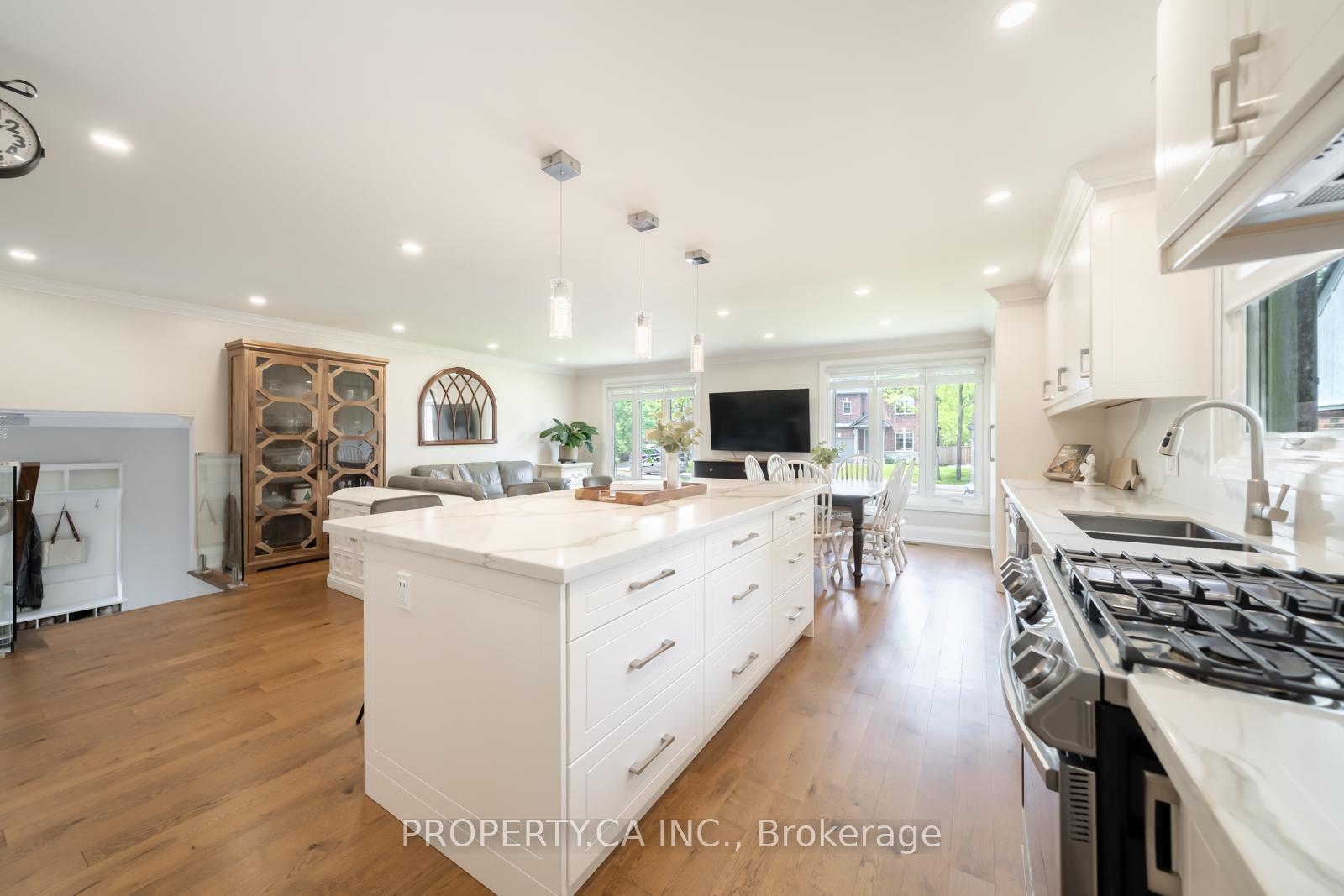 Photo 5 of 310 Parkside Drive, Hamilton, Waterdown — HOMEH