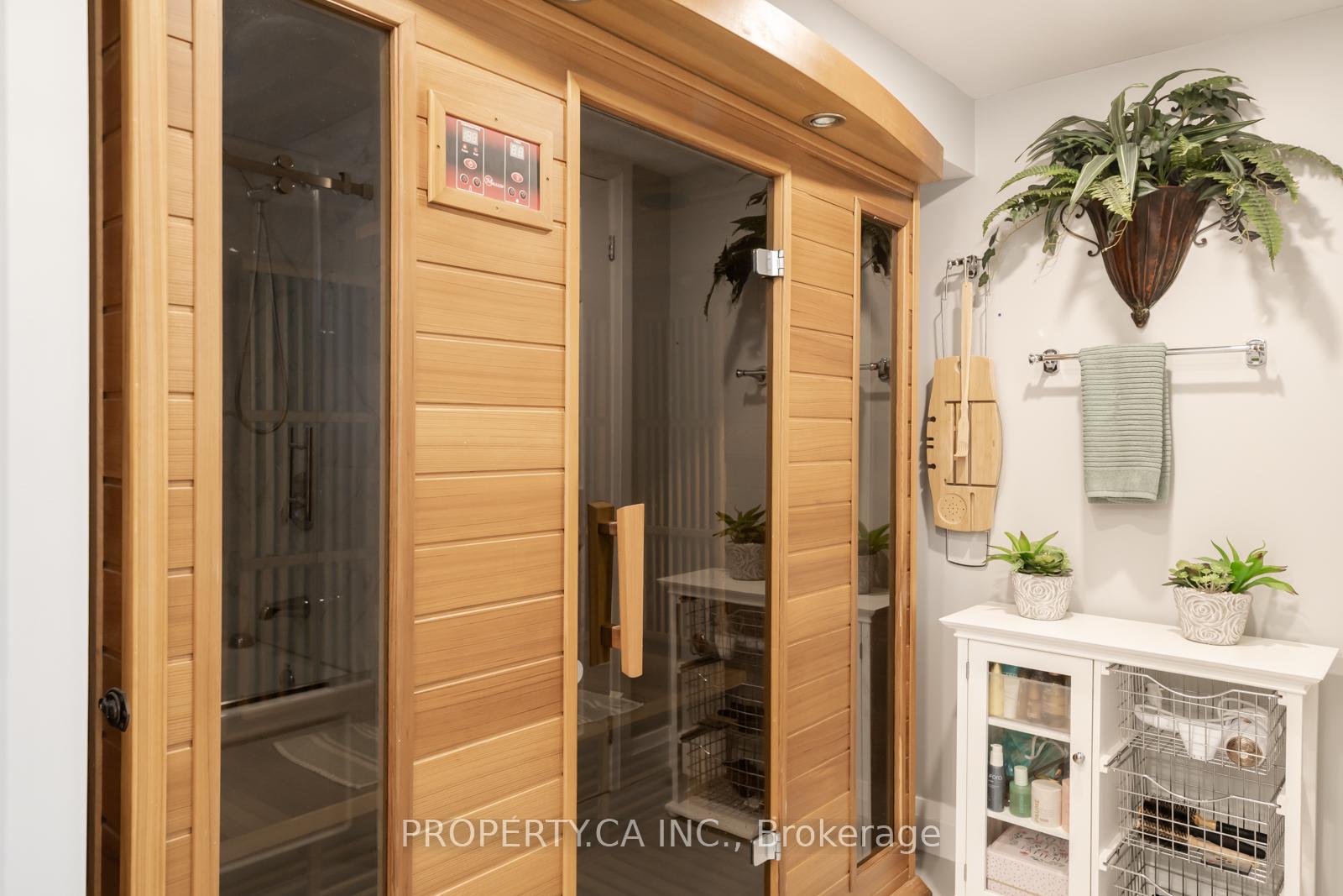 Photo 13 of 310 Parkside Drive, Hamilton, Waterdown — HOMEH