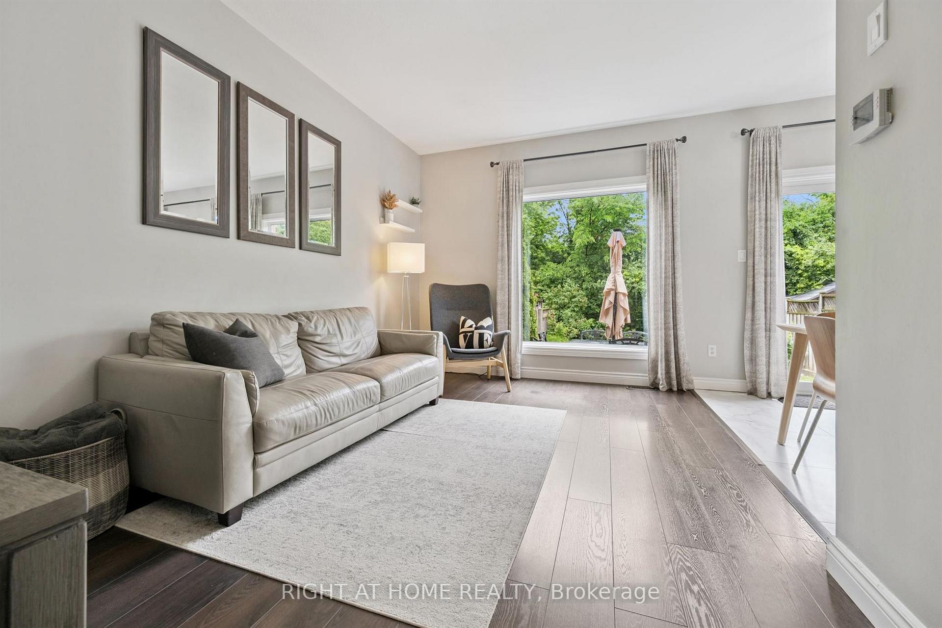 Photo 5 of 2371 Dalebrook Drive, Oakville, Wedgewood Creek — HOMEH