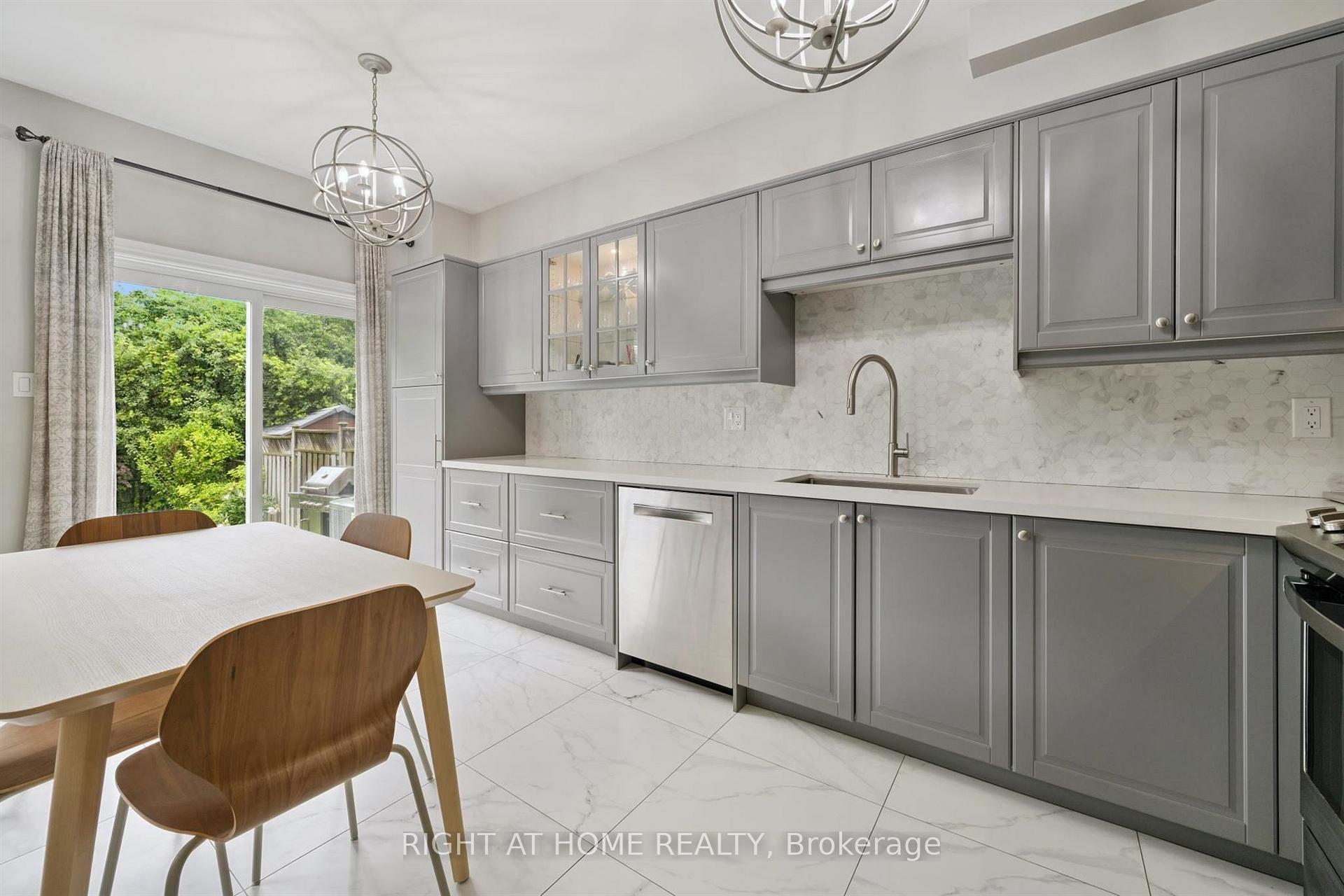 Photo 11 of 2371 Dalebrook Drive, Oakville, Wedgewood Creek — HOMEH