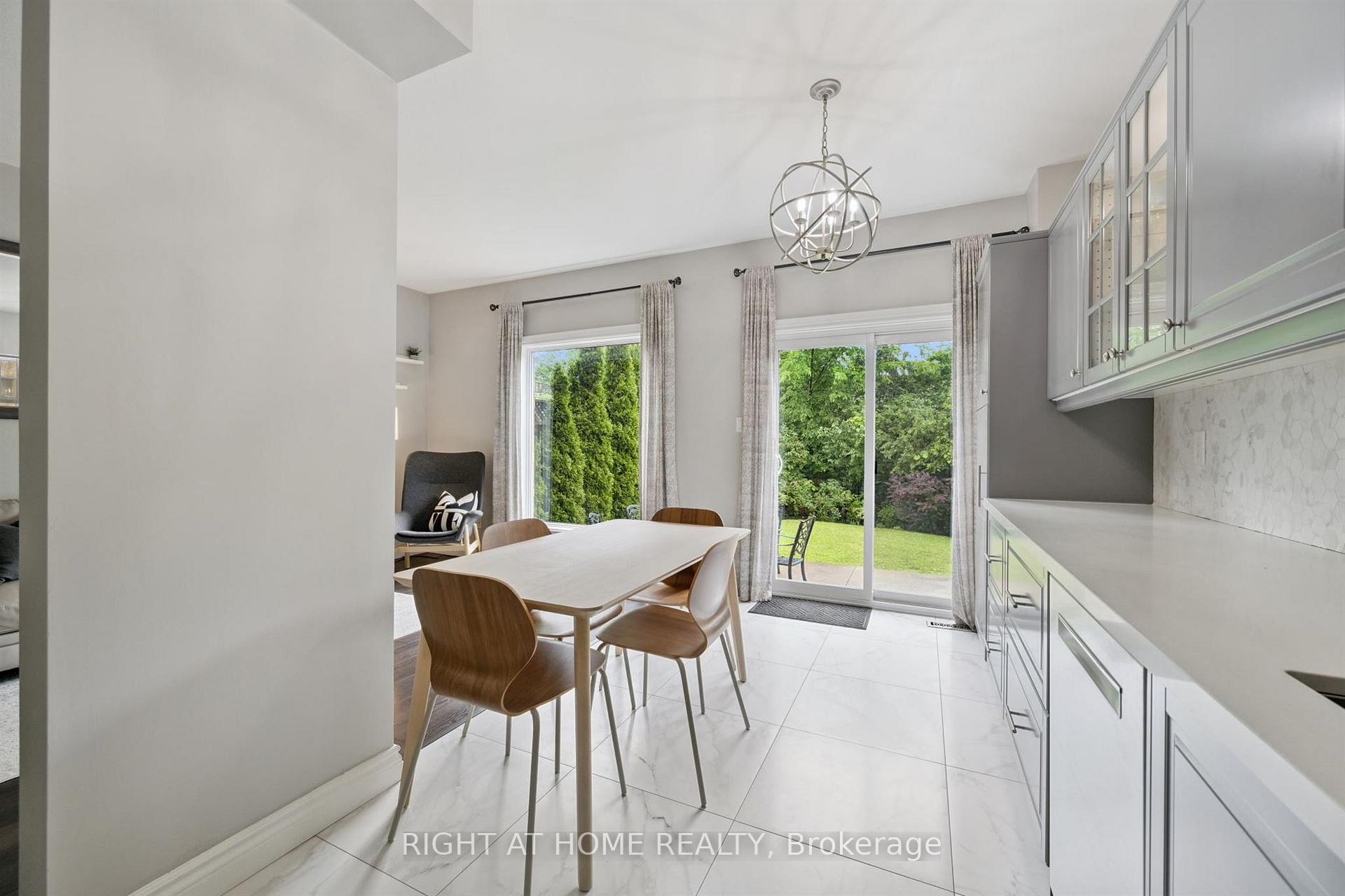 Photo 12 of 2371 Dalebrook Drive, Oakville, Wedgewood Creek — HOMEH