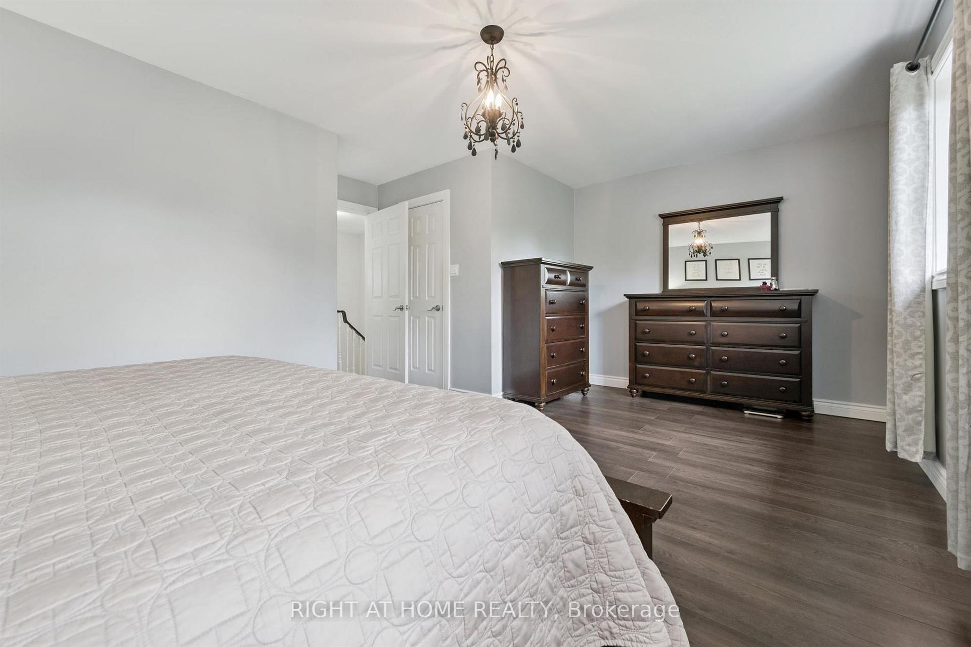 Photo 20 of 2371 Dalebrook Drive, Oakville, Wedgewood Creek — HOMEH