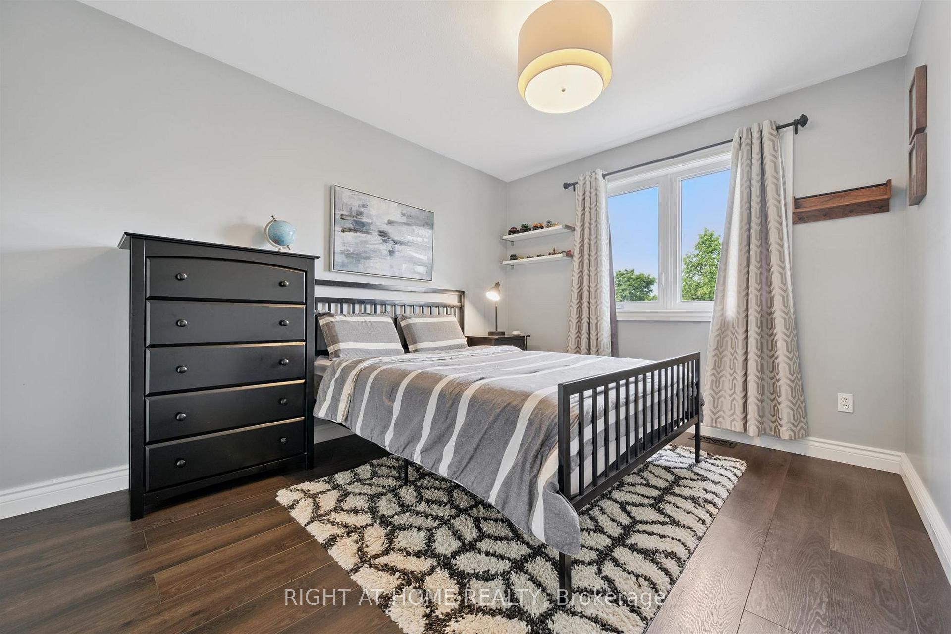 Photo 23 of 2371 Dalebrook Drive, Oakville, Wedgewood Creek — HOMEH