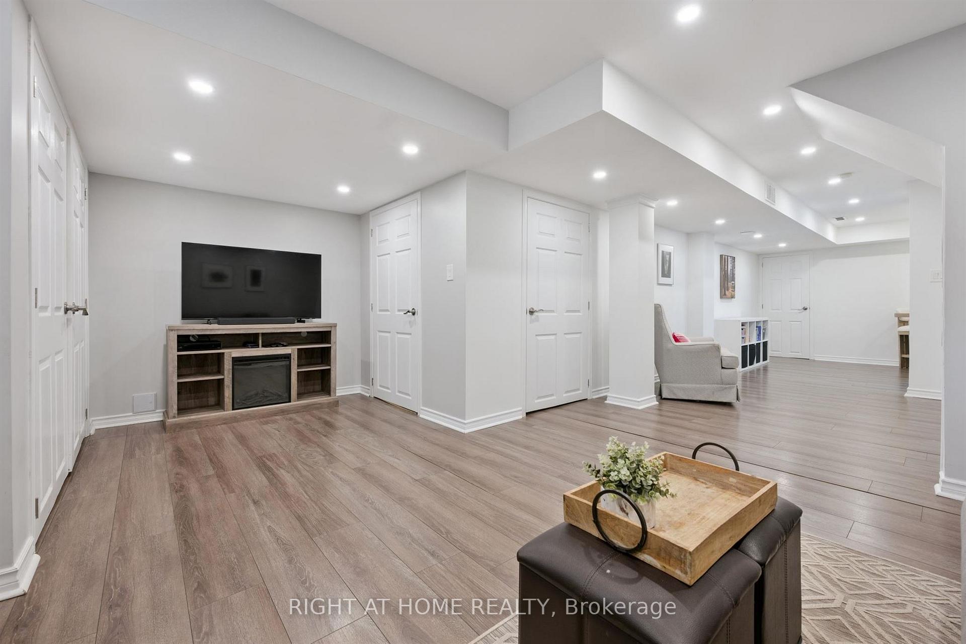 Photo 29 of 2371 Dalebrook Drive, Oakville, Wedgewood Creek — HOMEH