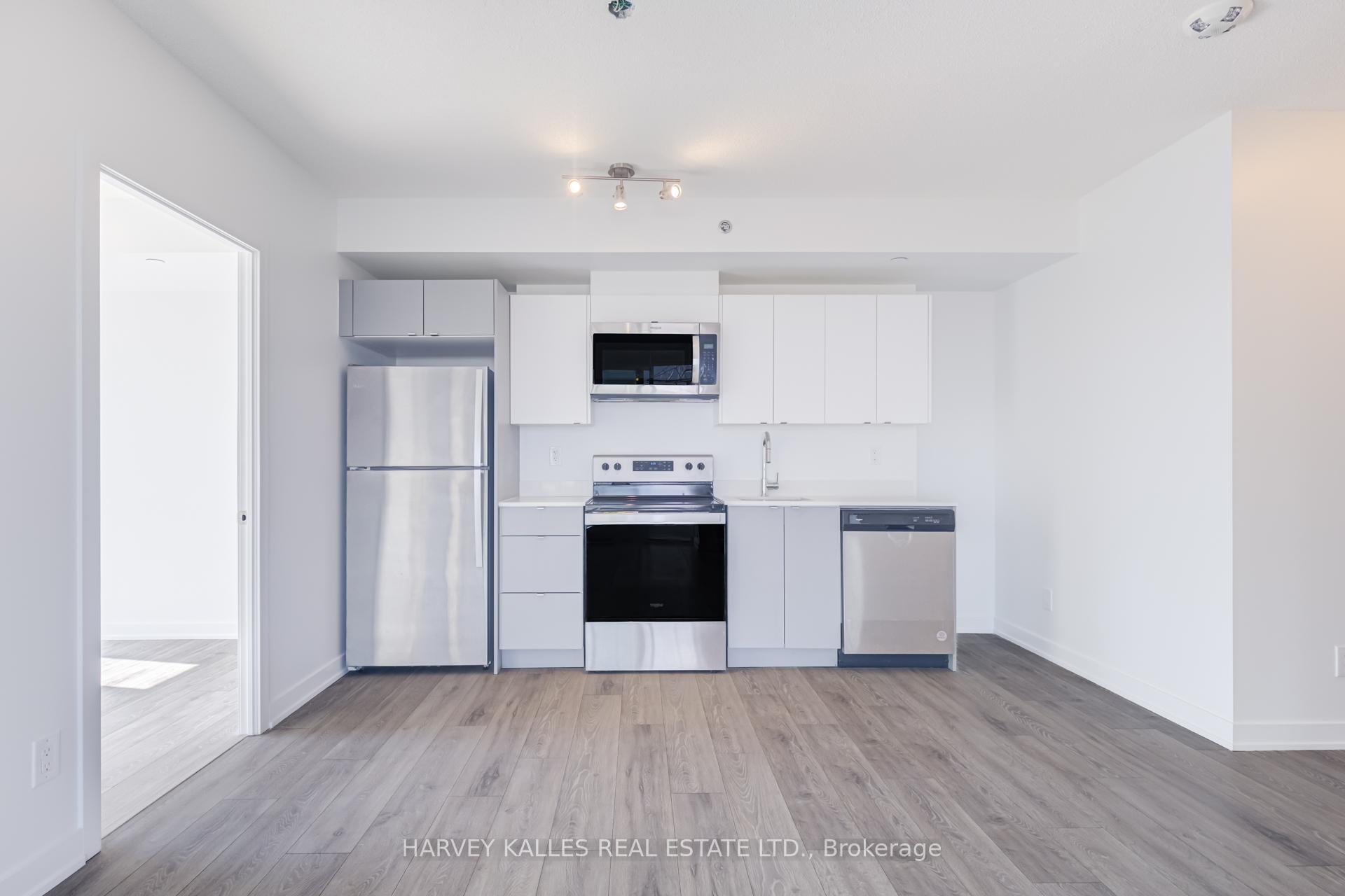 Photo 8 of Unit B814, 3200 Dakota Common, Burlington, Alton — HOMEH